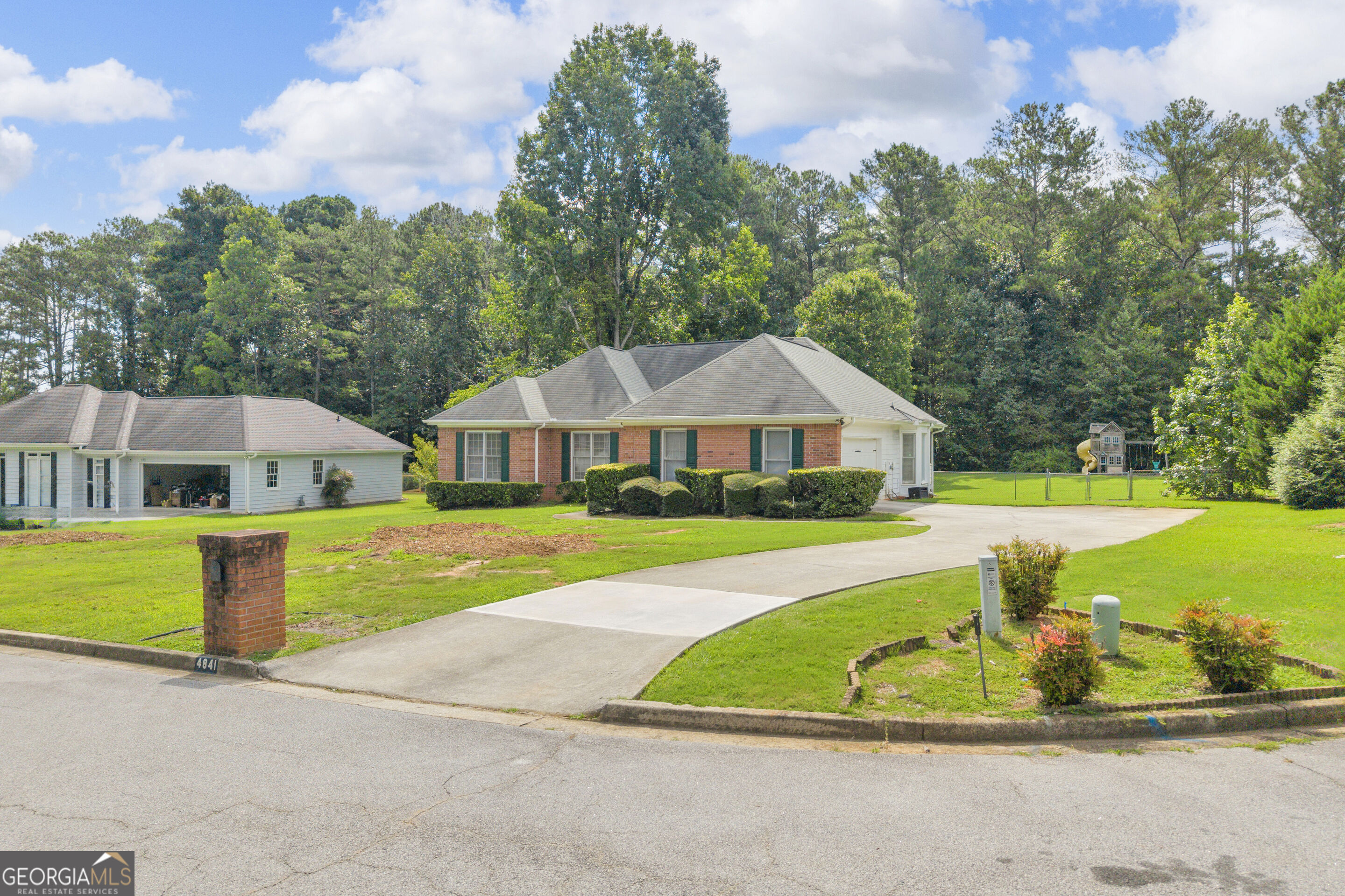 4841 Thornwood Drive Property Photo 42