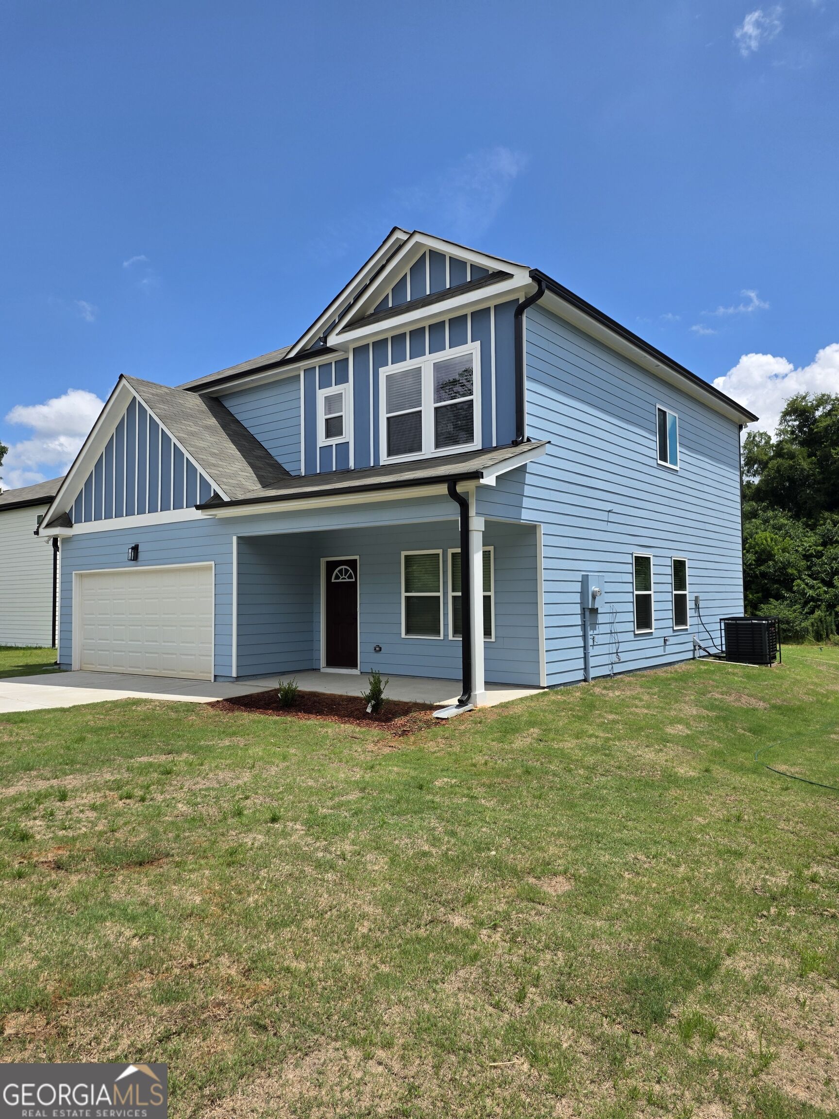 448 N Hill Street Property Photo 2