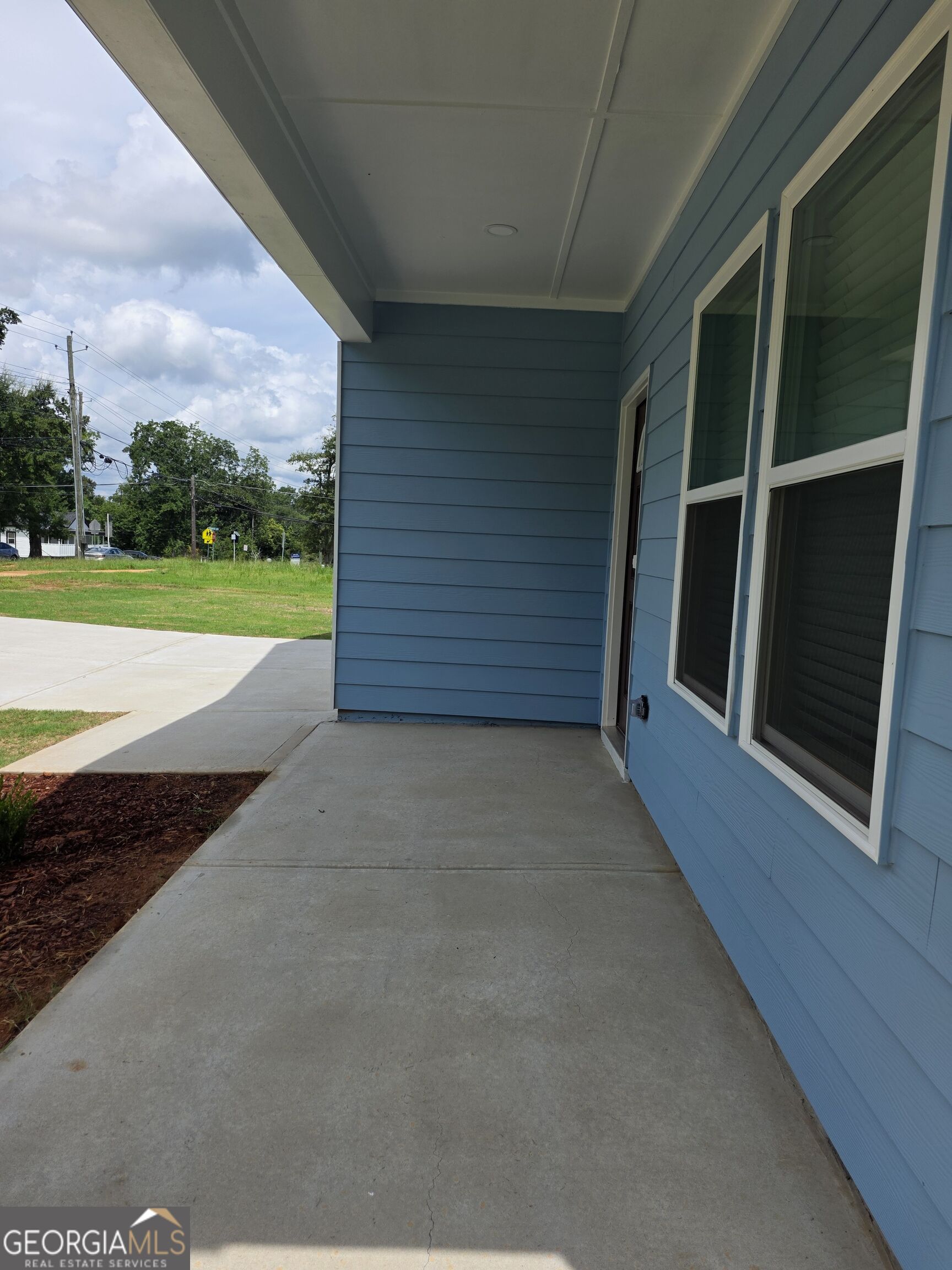 448 N Hill Street Property Photo 5