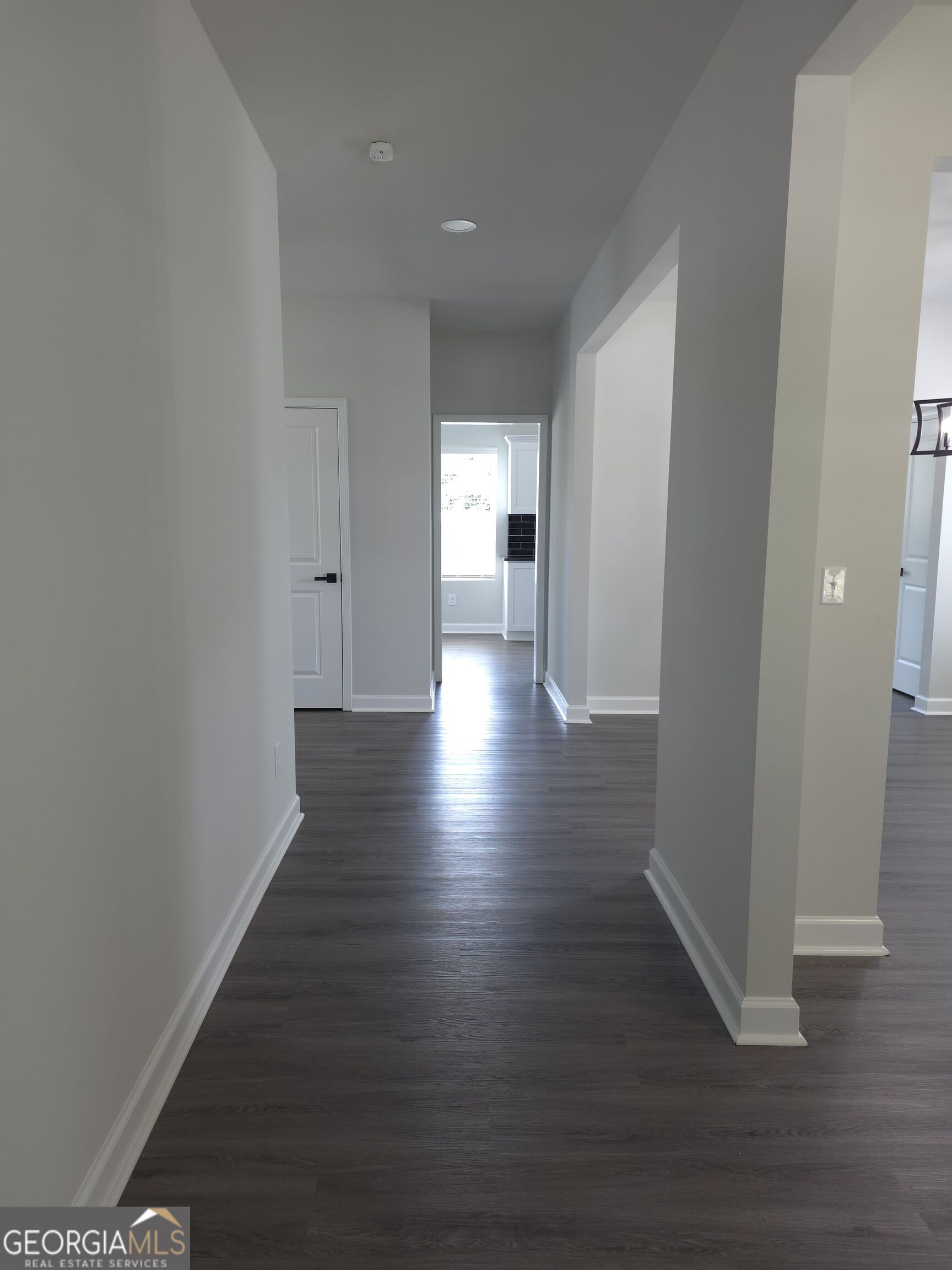 448 N Hill Street Property Photo 8