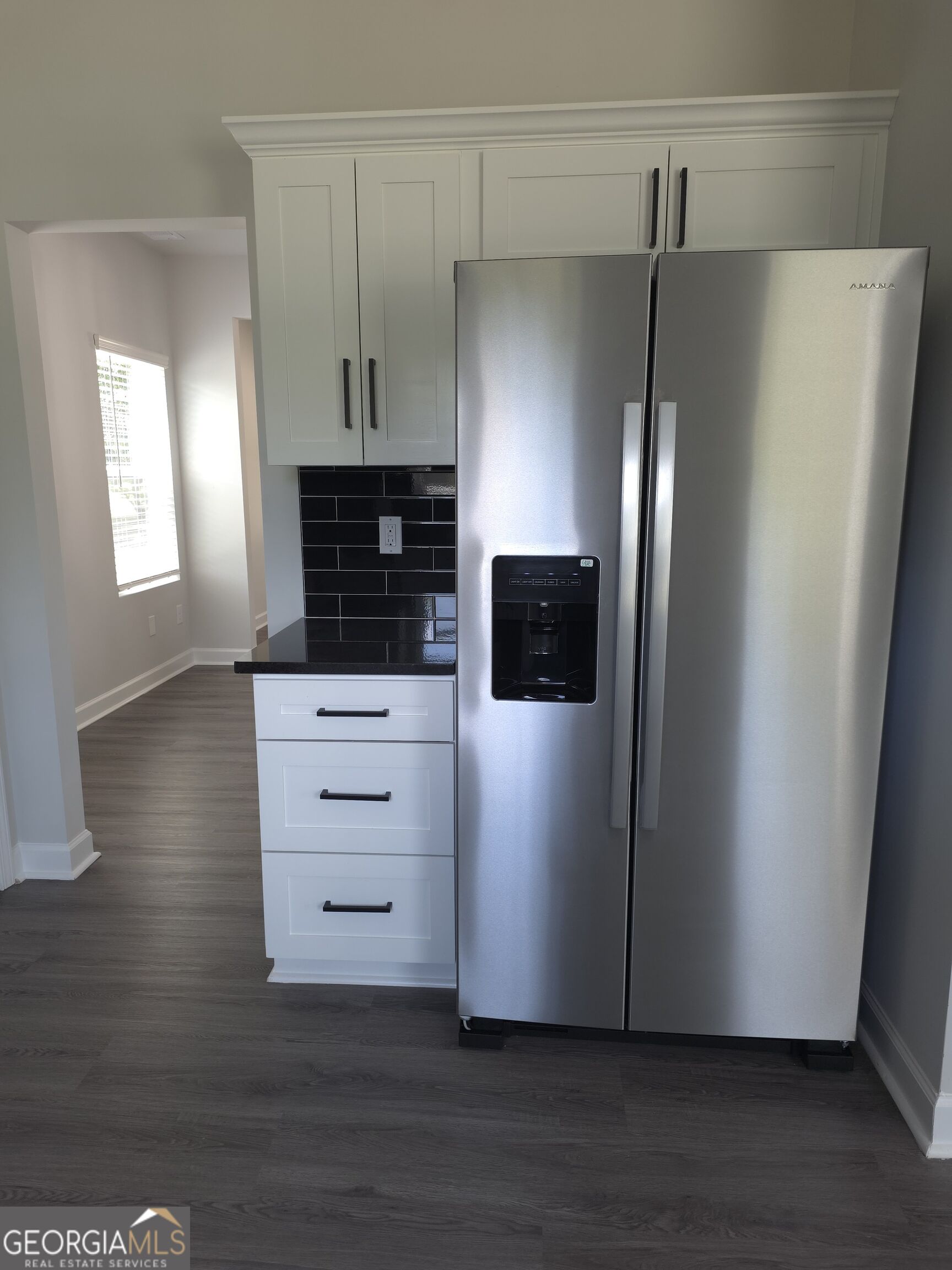 448 N Hill Street Property Photo 13