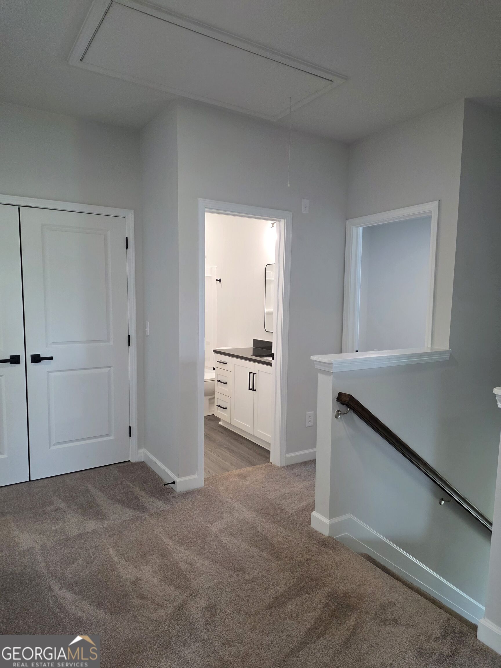 448 N Hill Street Property Photo 18