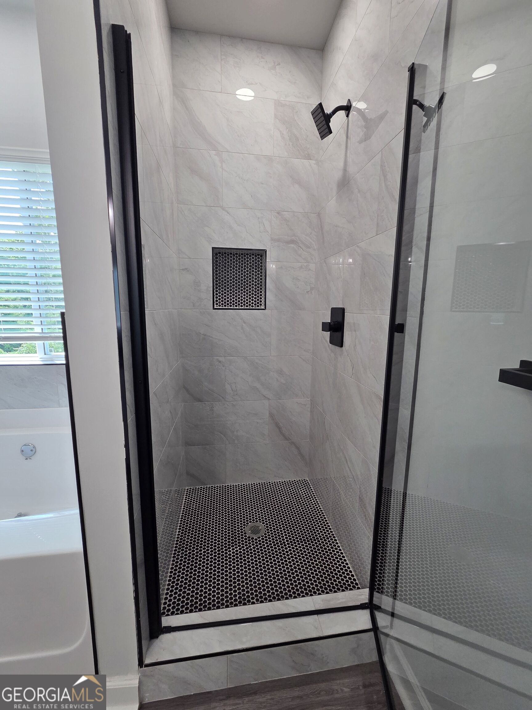 448 N Hill Street Property Photo 27
