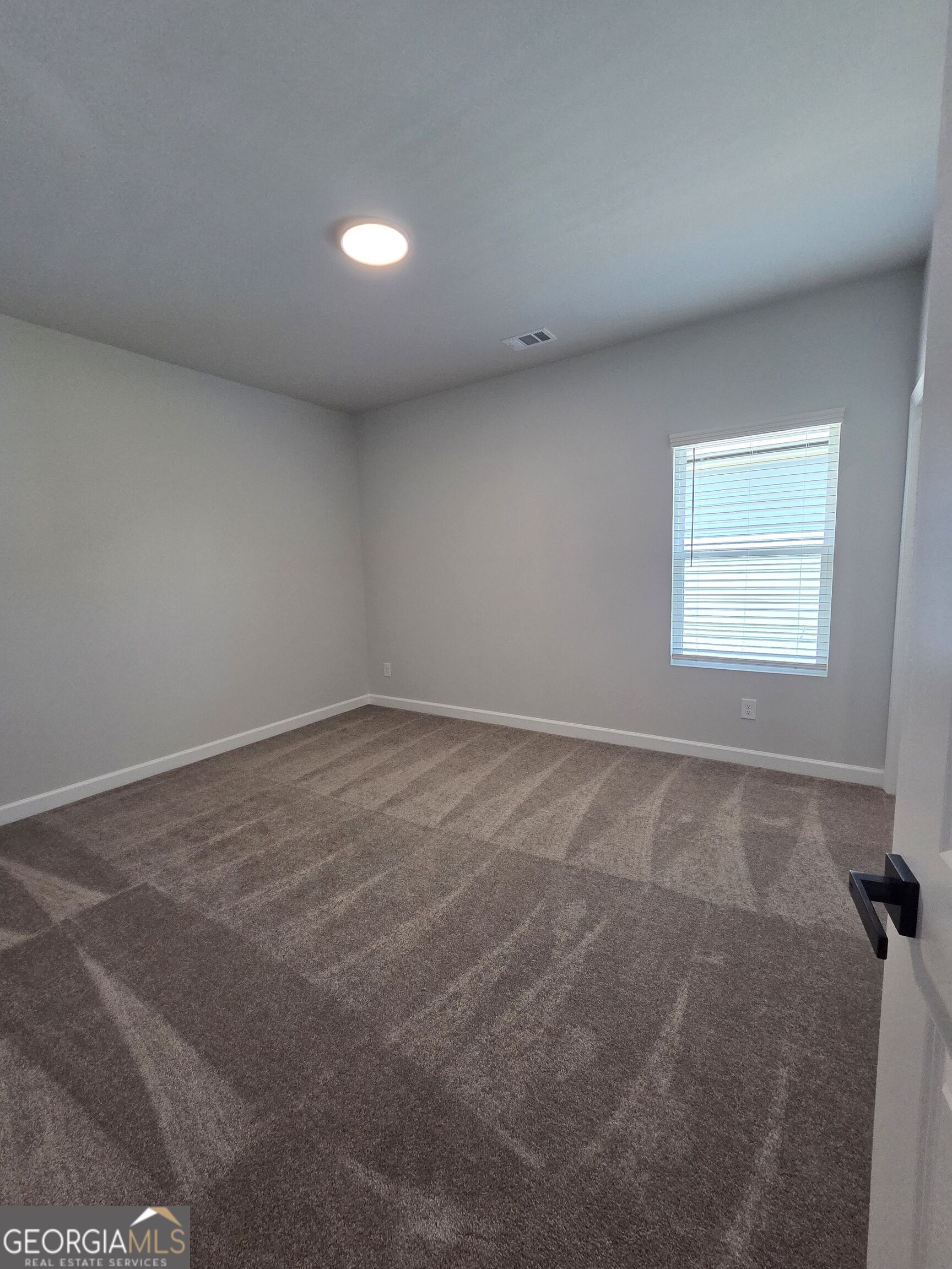 448 N Hill Street Property Photo 32