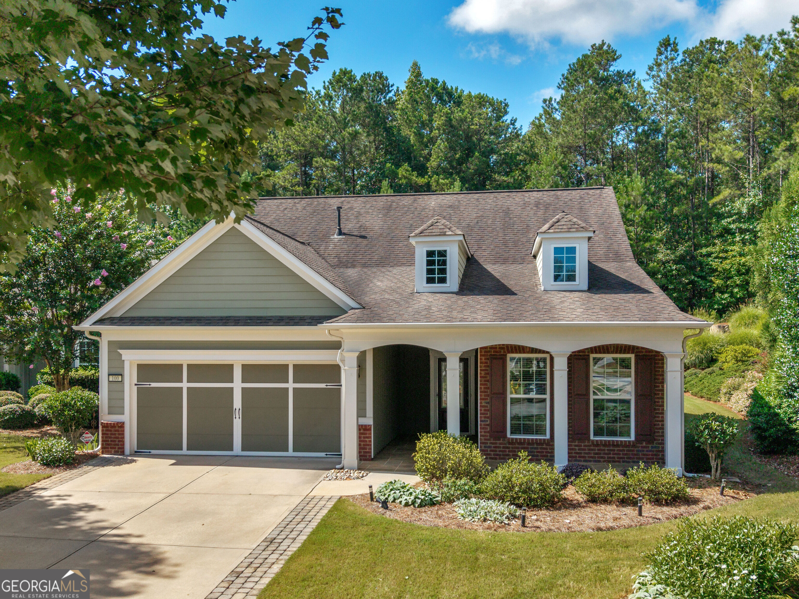 100 Crape Myrtle Drive Property Photo 1