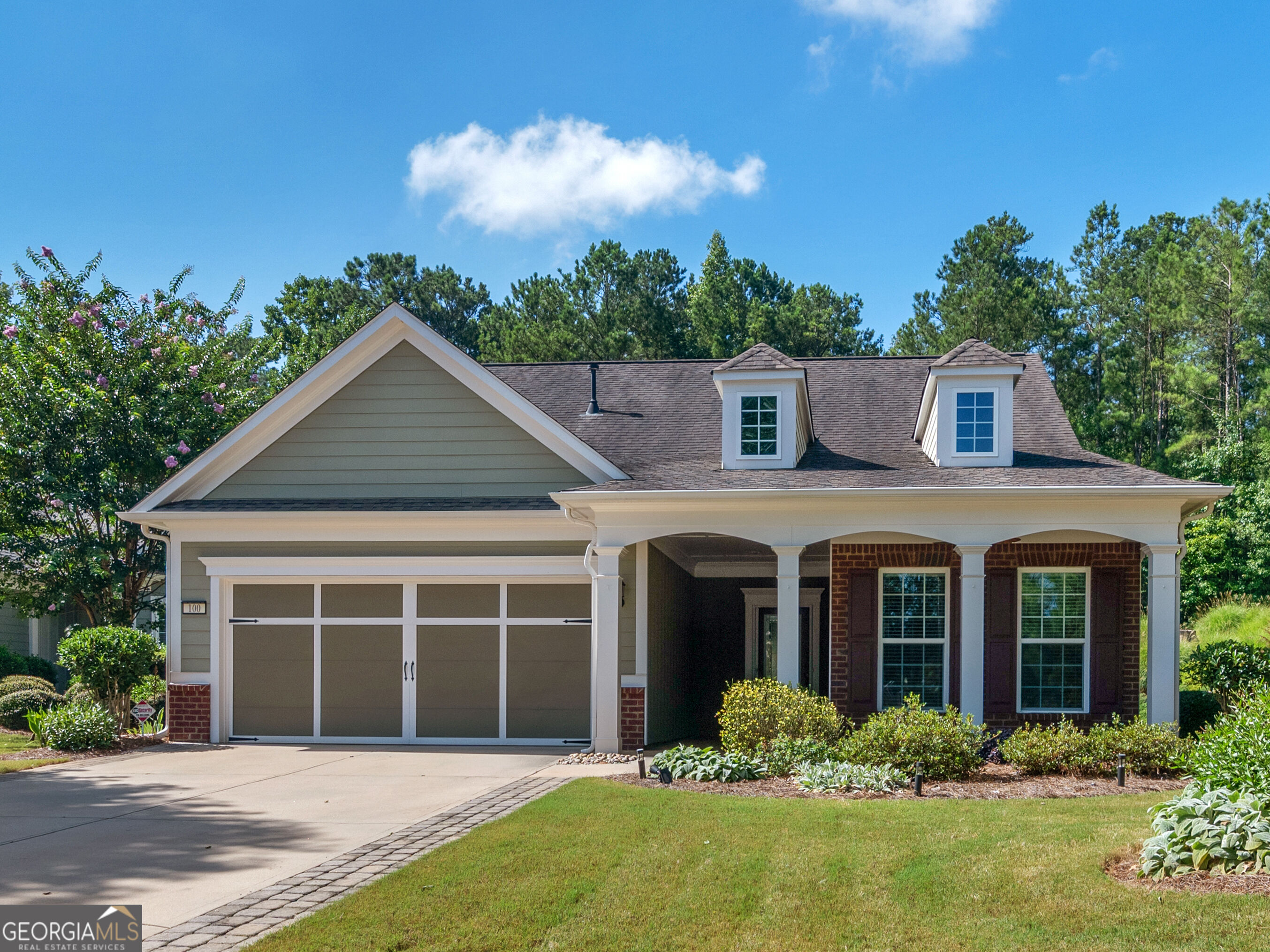 100 Crape Myrtle Drive Property Photo 2