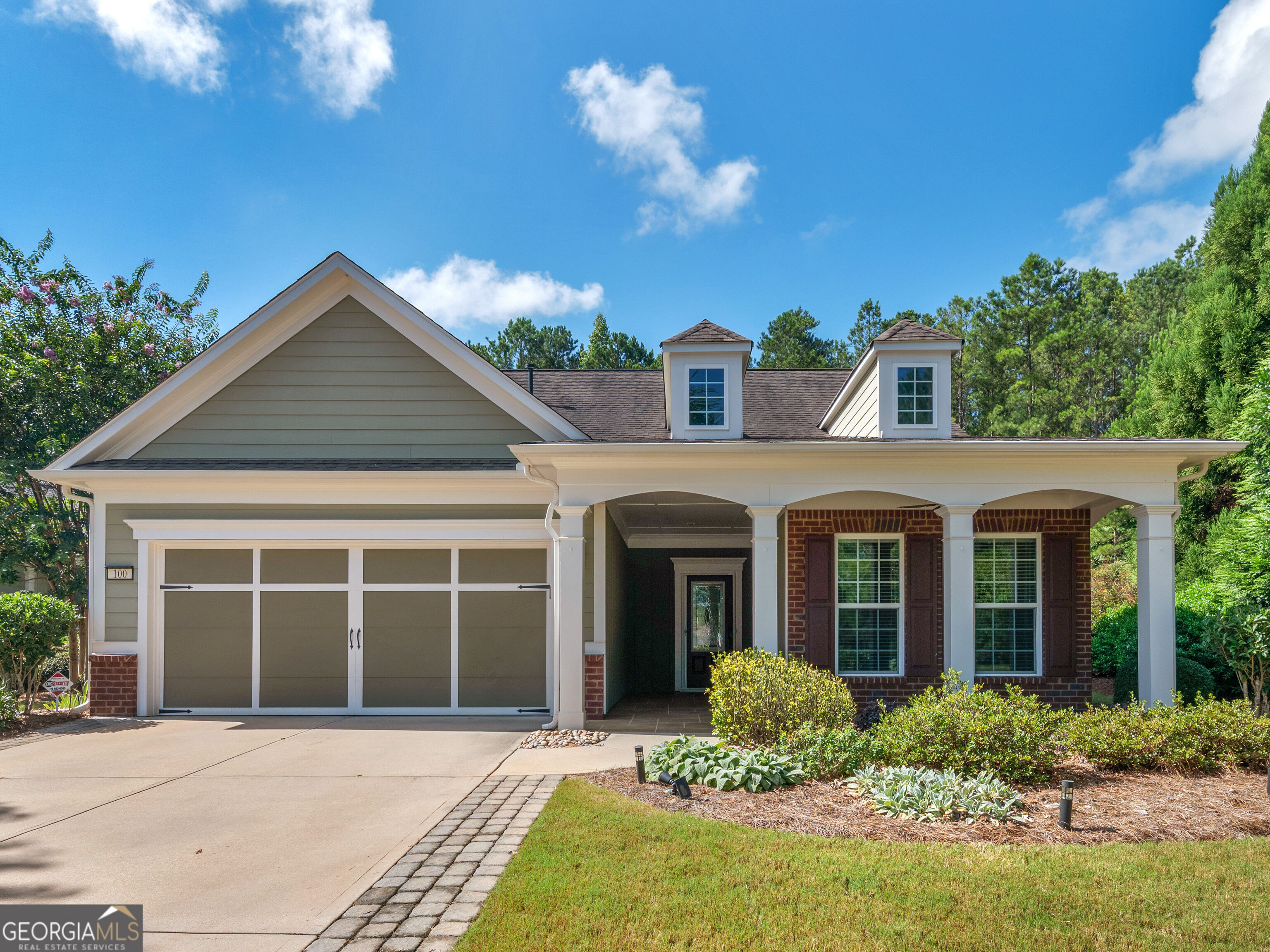 100 Crape Myrtle Drive Property Photo 3