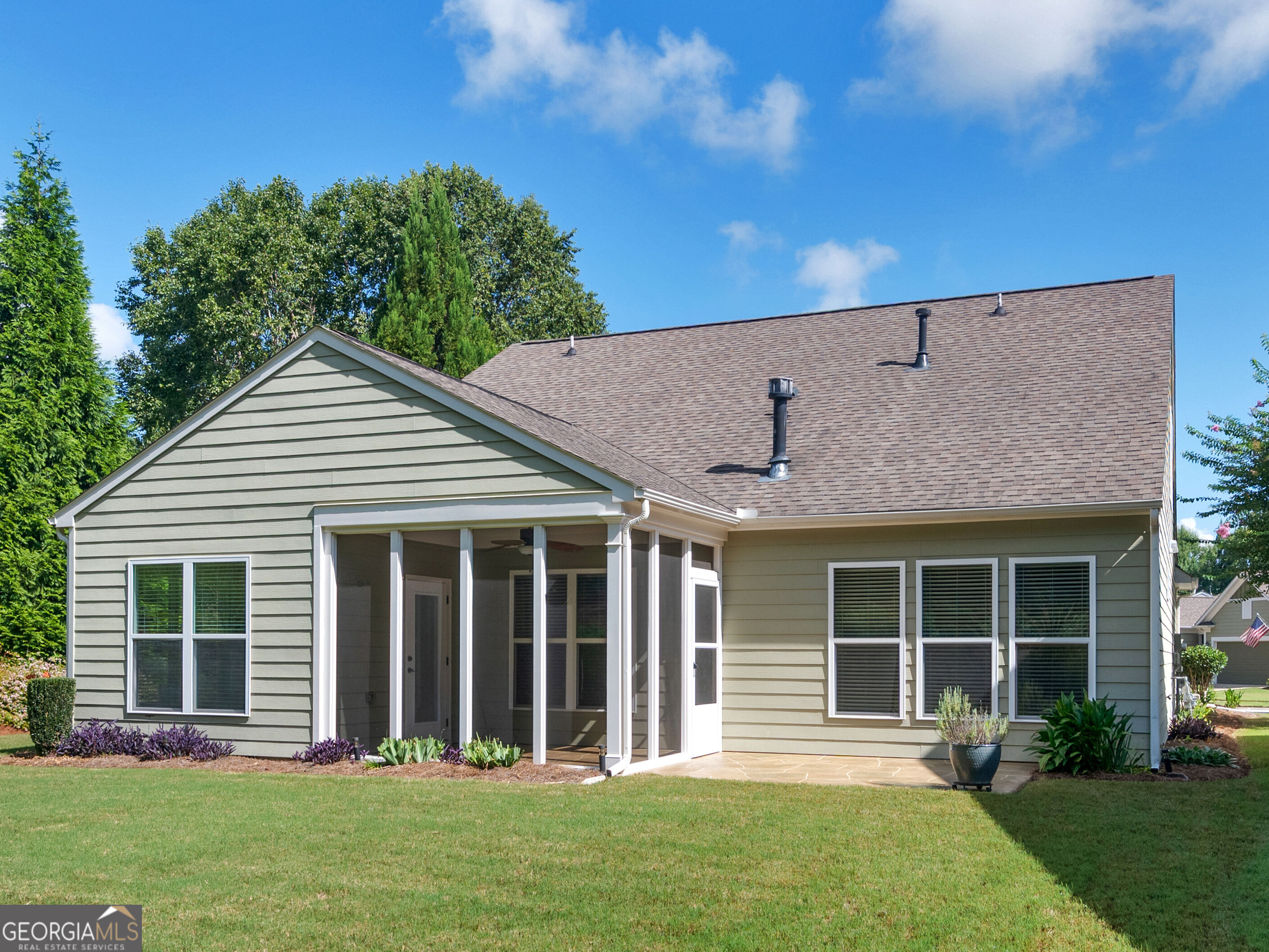 100 Crape Myrtle Drive Property Photo 4