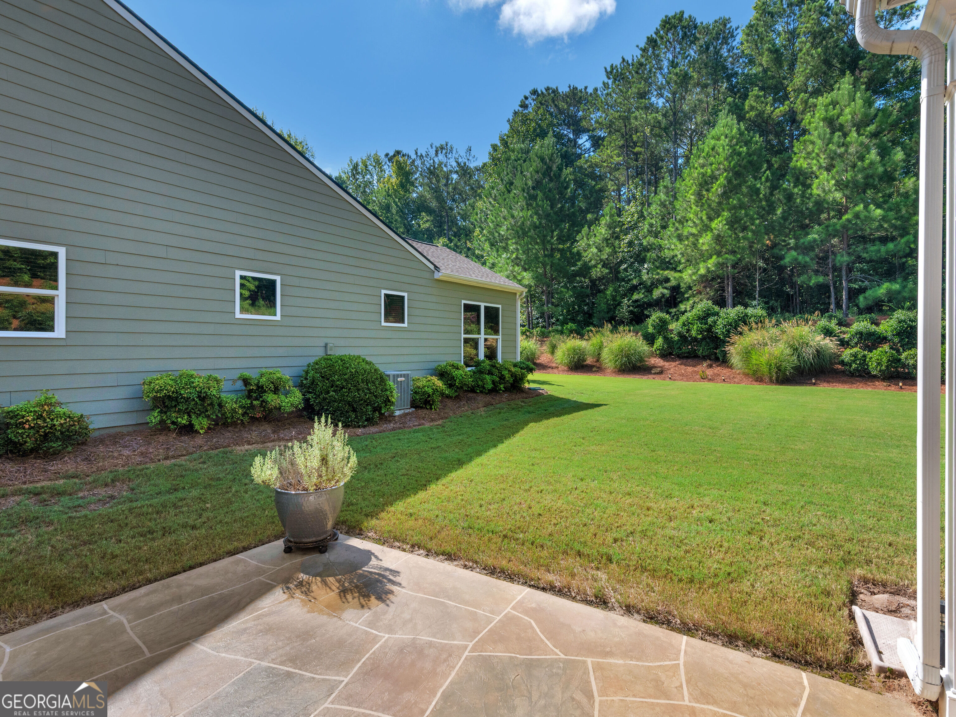 100 Crape Myrtle Drive Property Photo 8