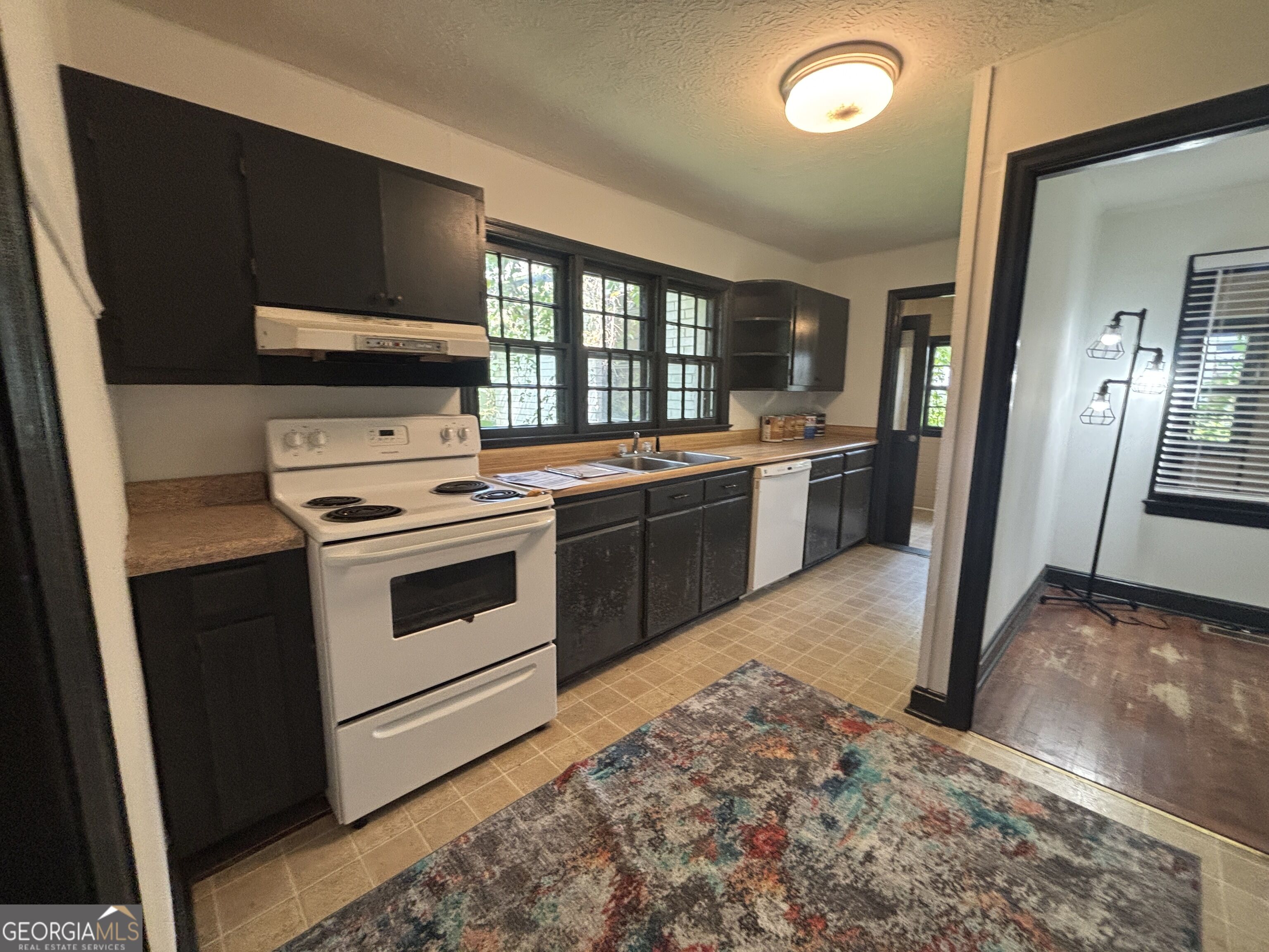 110 Peter Street Property Photo 10