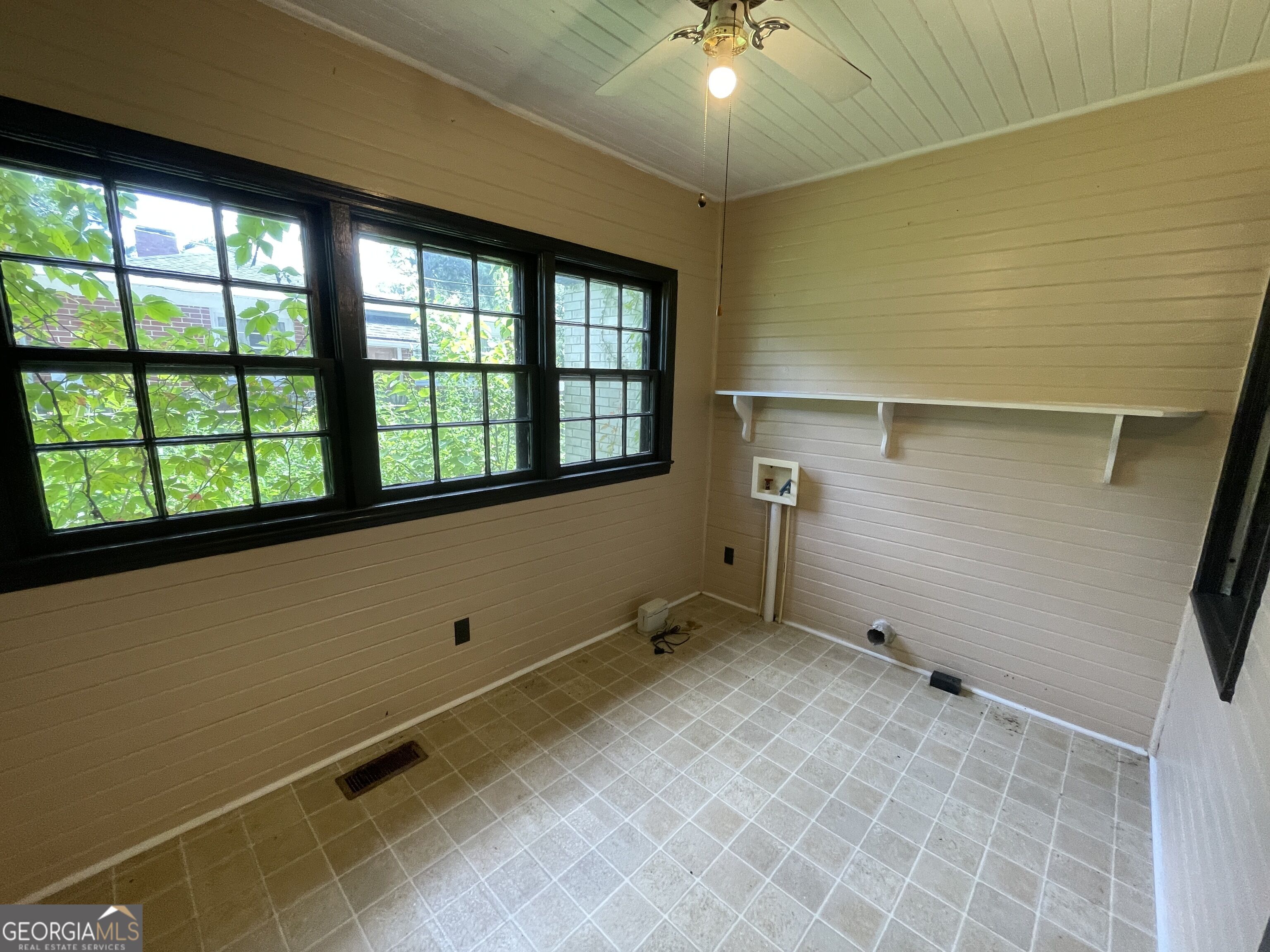110 Peter Street Property Photo 12