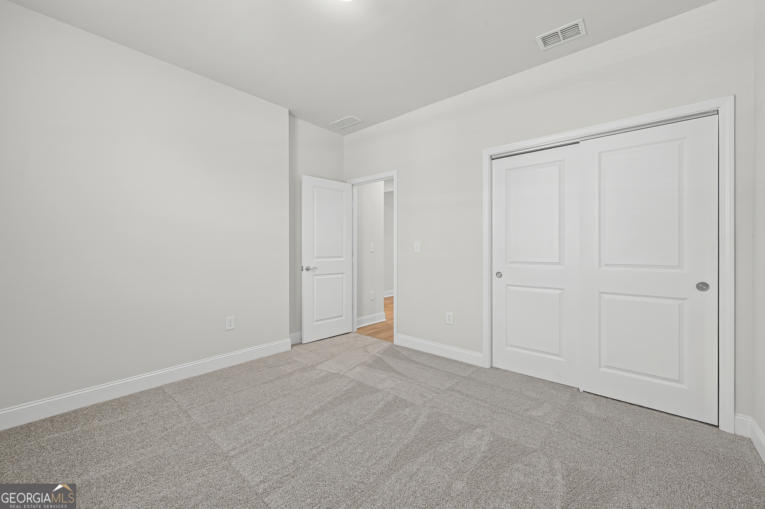 253 Nesta Grove Drive Property Photo 5