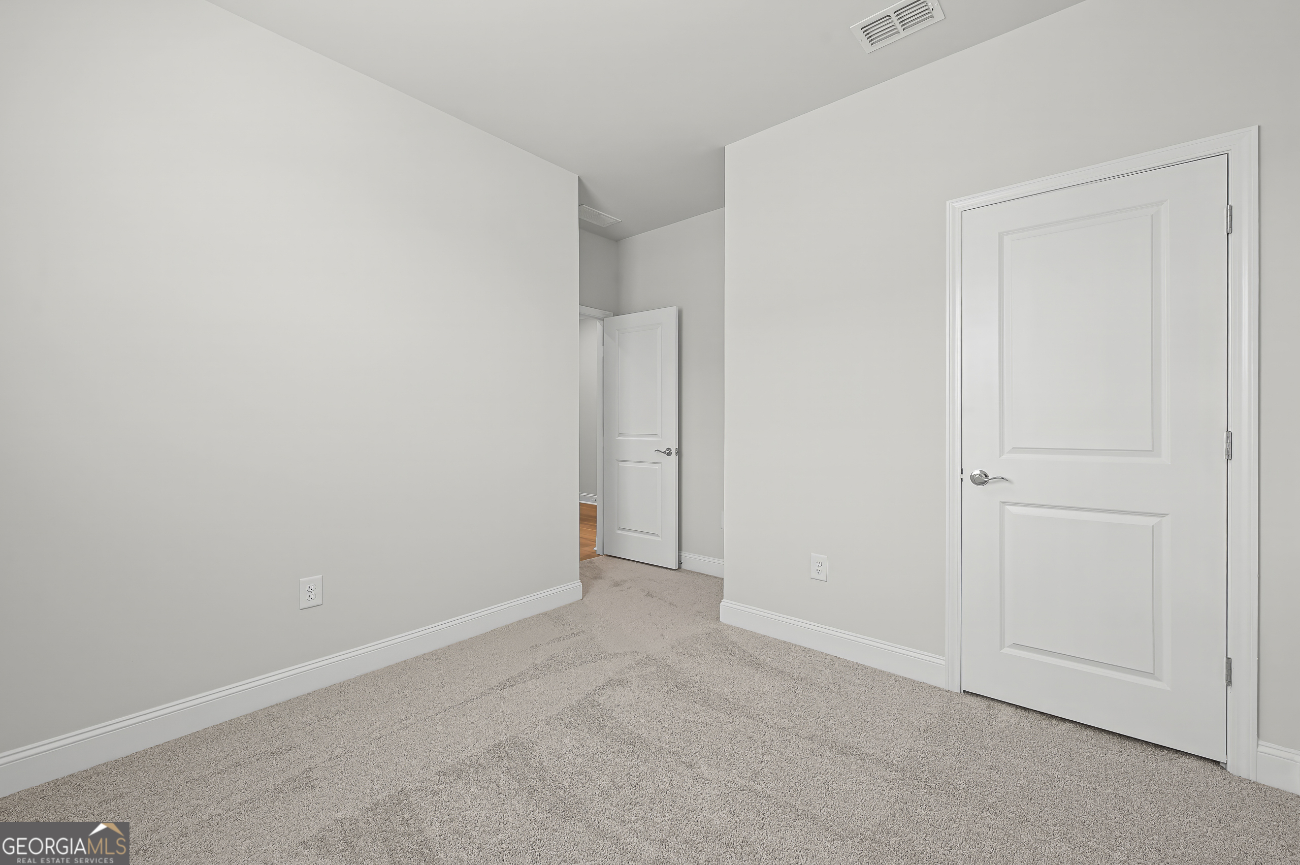 253 Nesta Grove Drive Property Photo 15