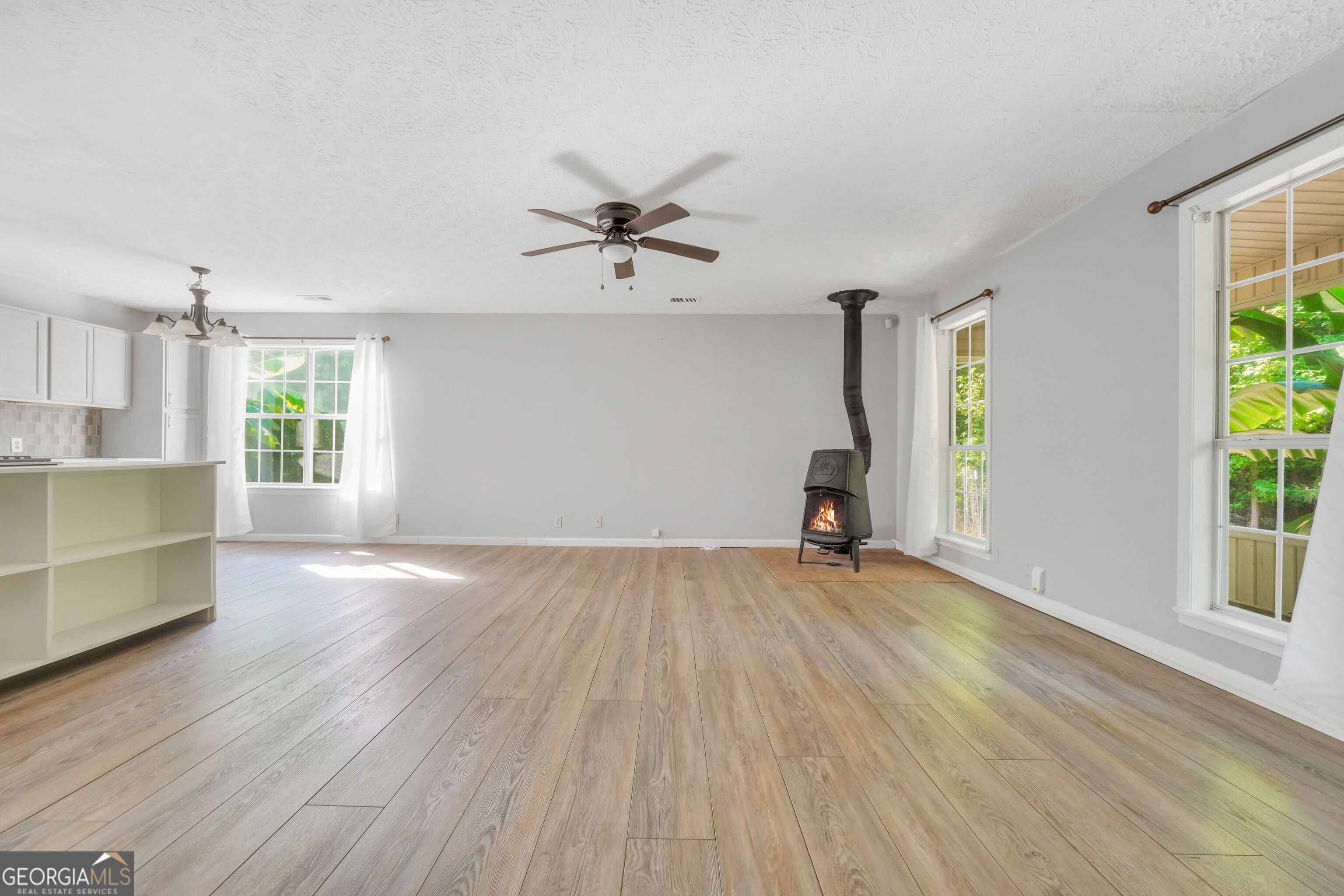 376 Doe Lane Property Photo 7