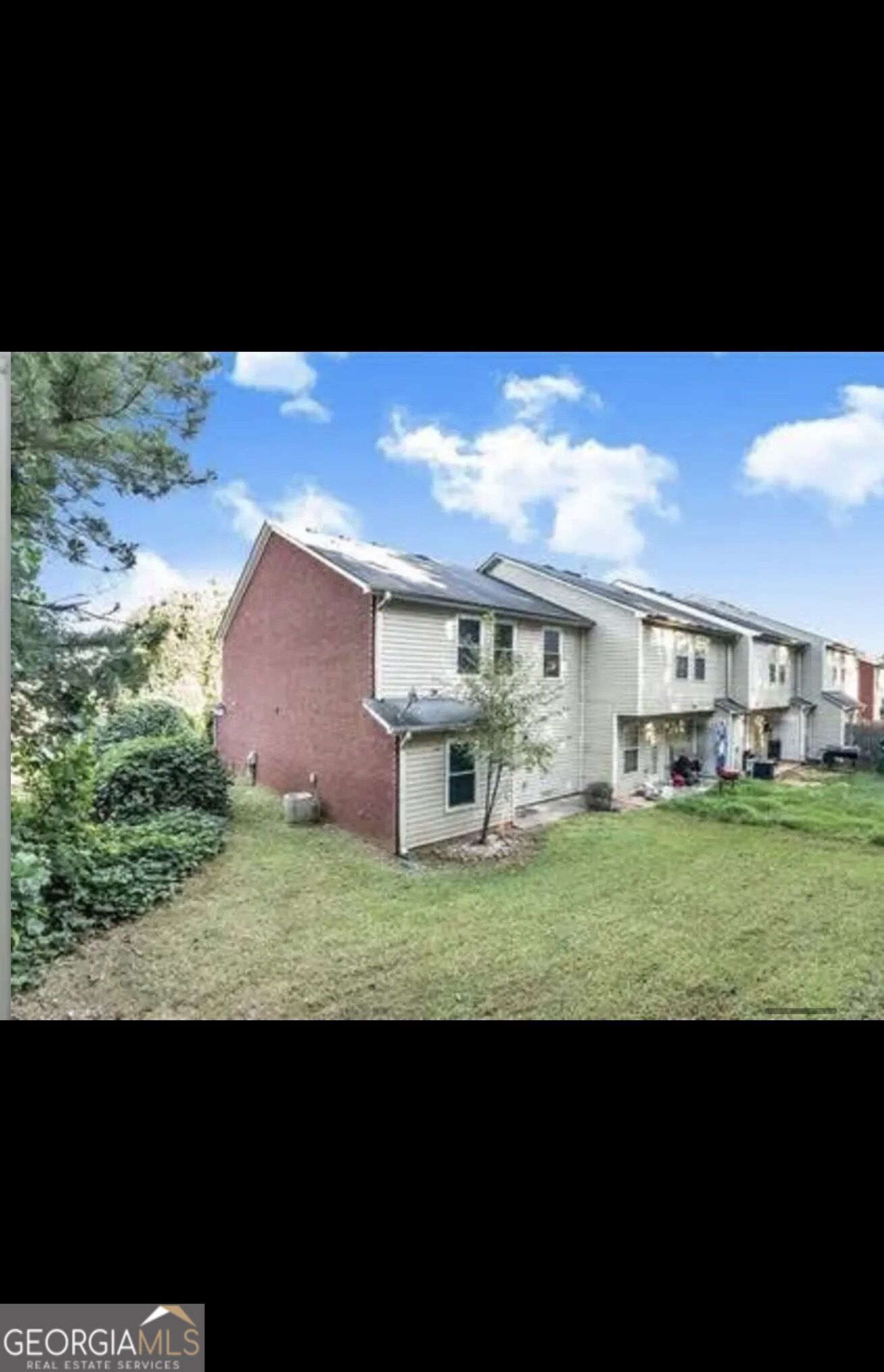 5563 Windfall Lane Property Photo 3