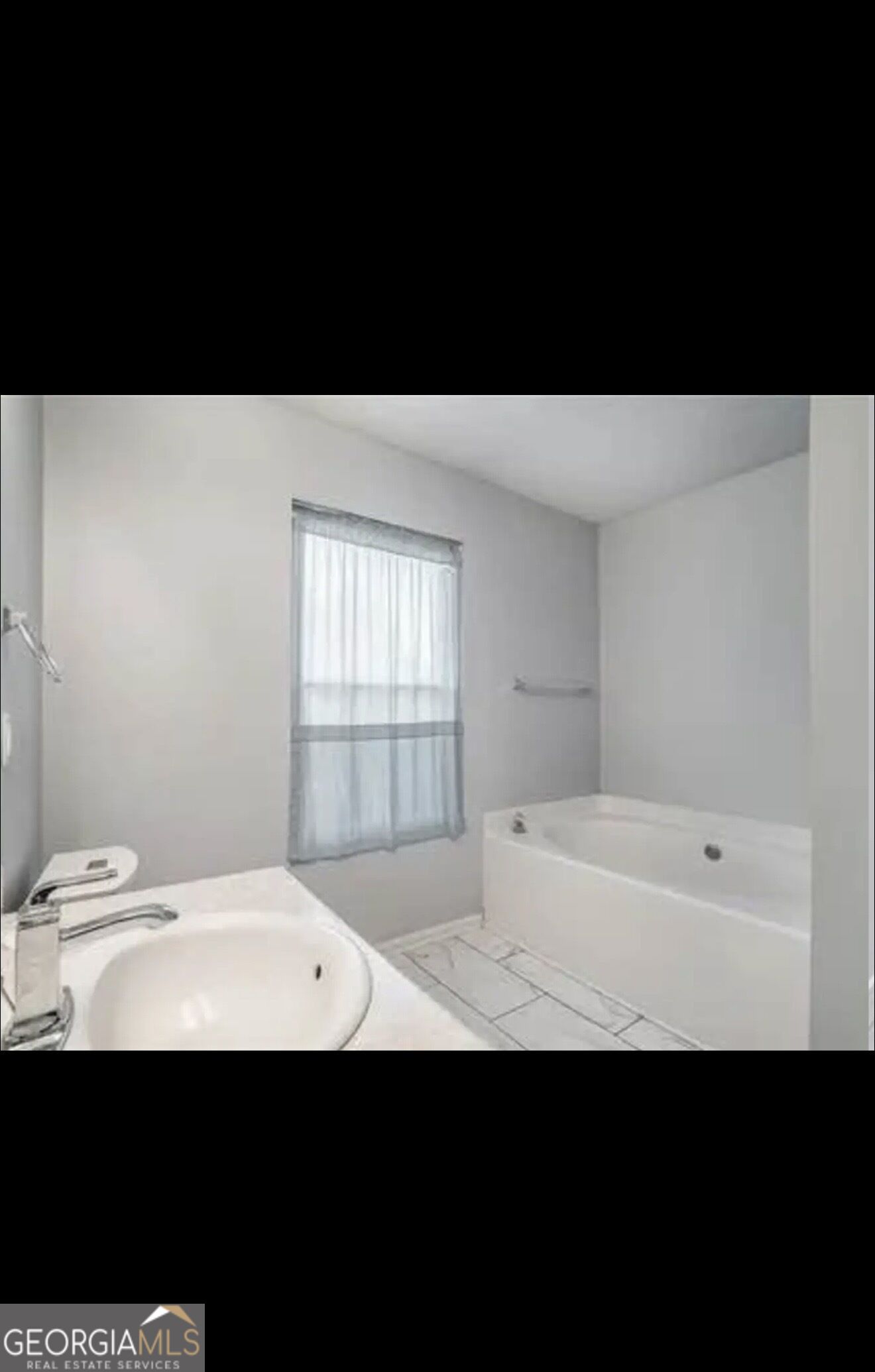 5563 Windfall Lane Property Photo 14