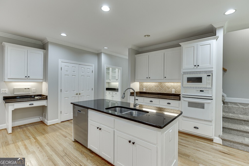 9345 Riverclub Parkway Property Photo 17
