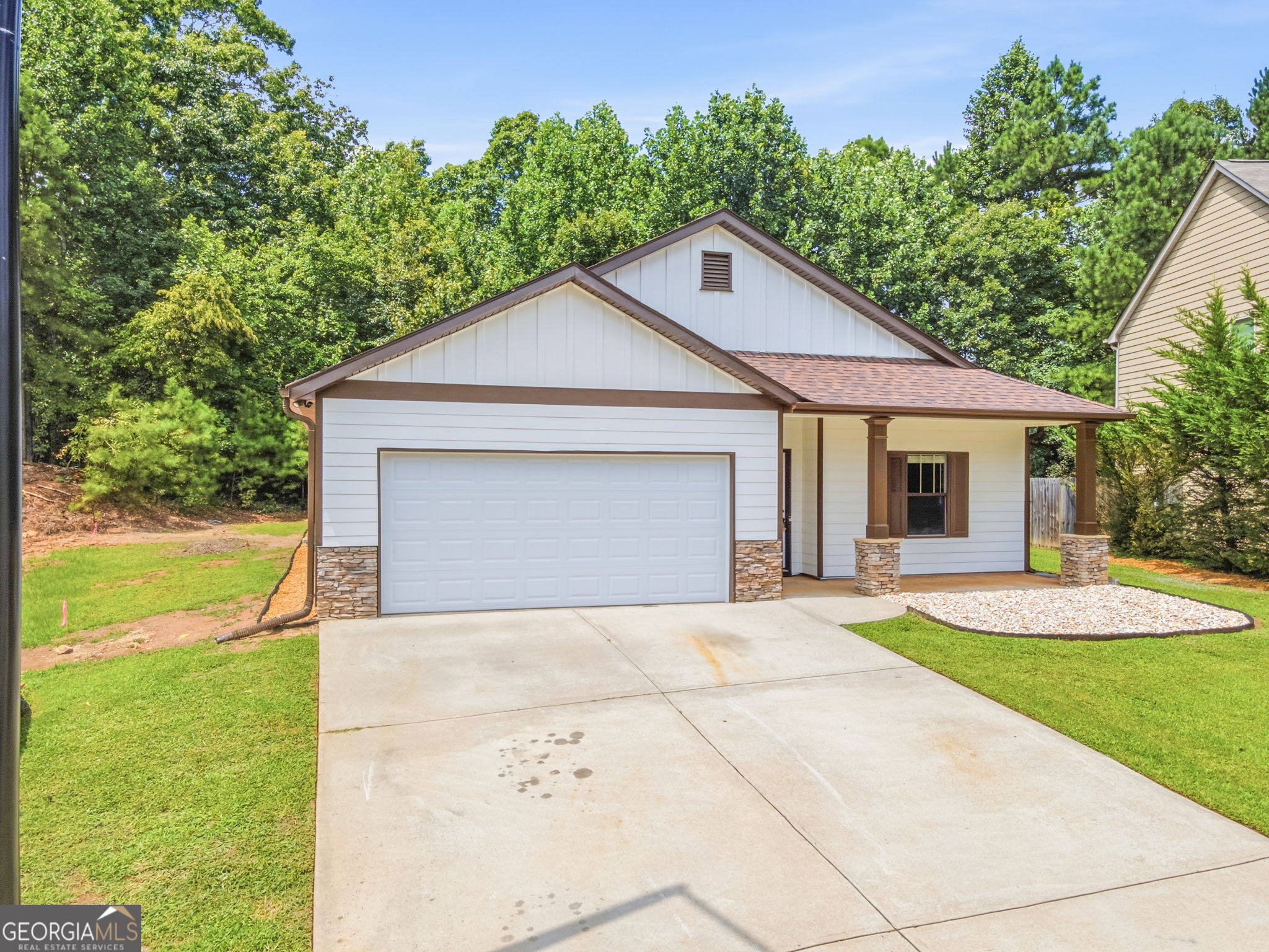 752 Stable View Loop Property Photo 2