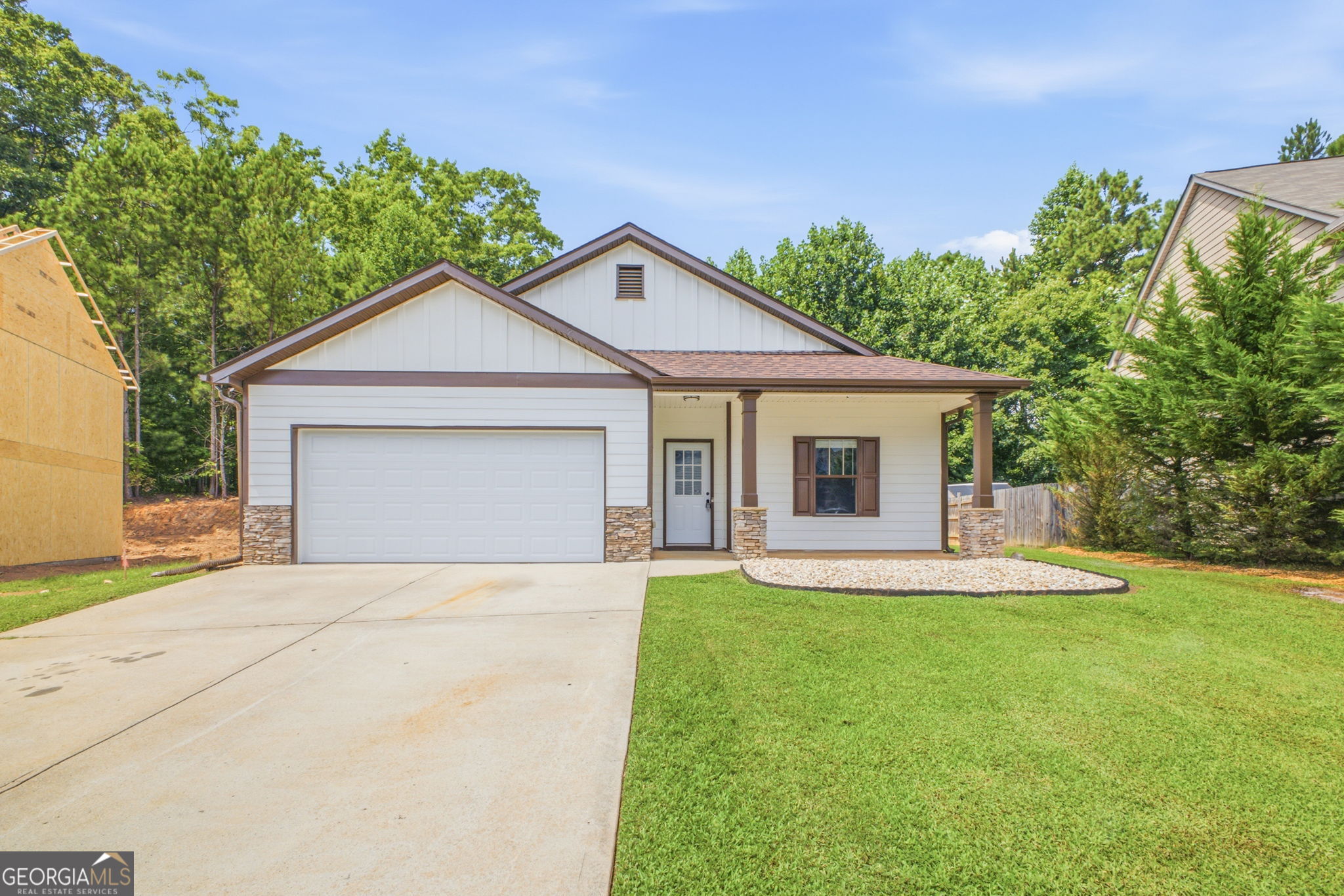 752 Stable View Loop Property Photo 3