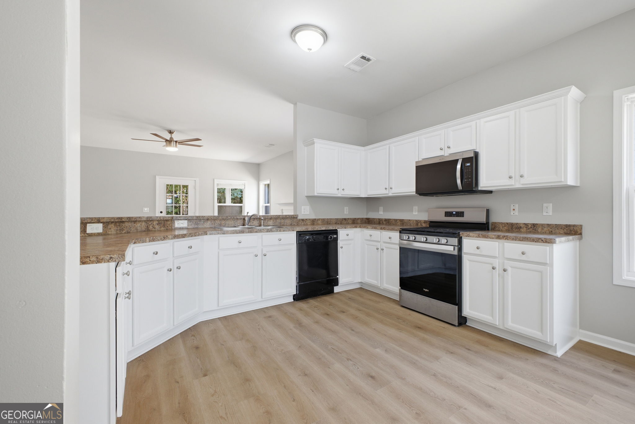 752 Stable View Loop Property Photo 4