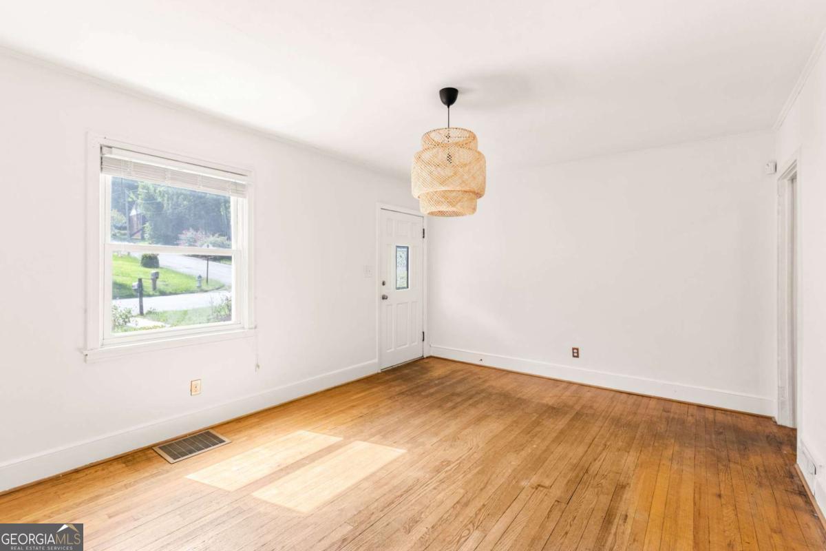 2510 Jewel Street Property Photo 3