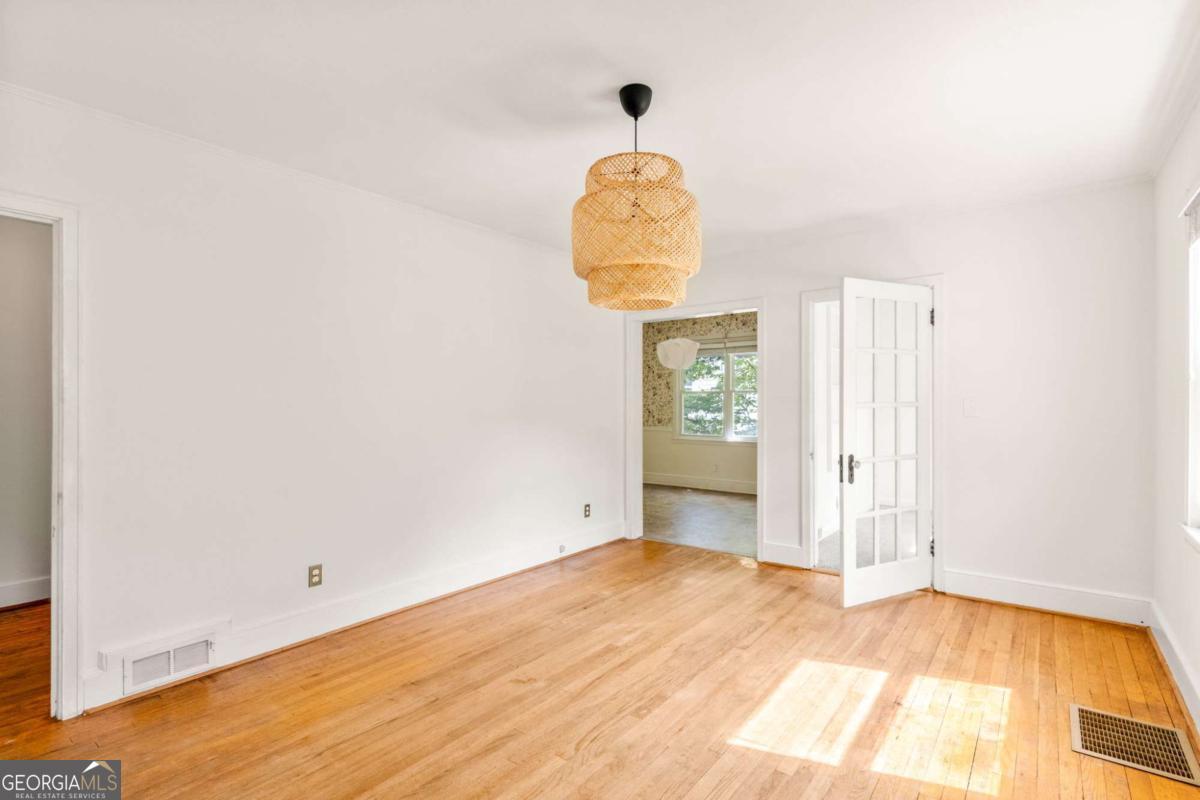 2510 Jewel Street Property Photo 4
