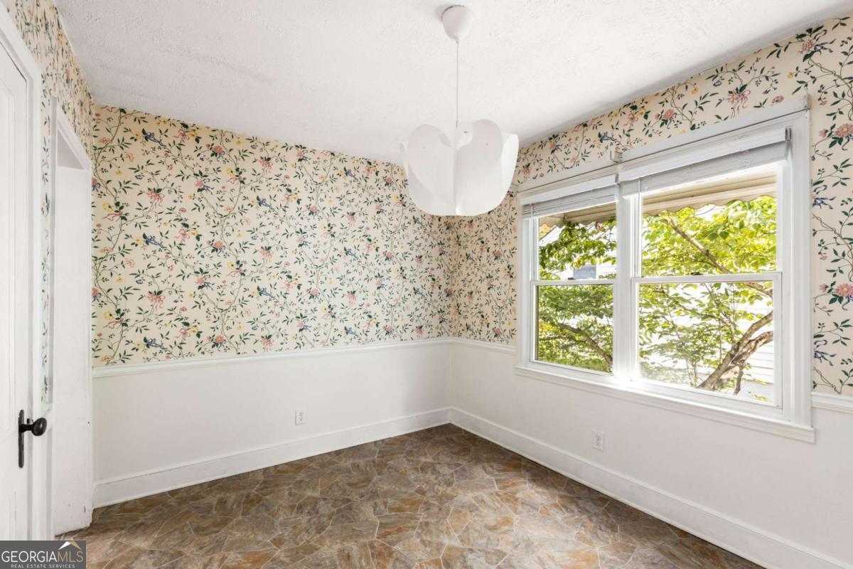 2510 Jewel Street Property Photo 8
