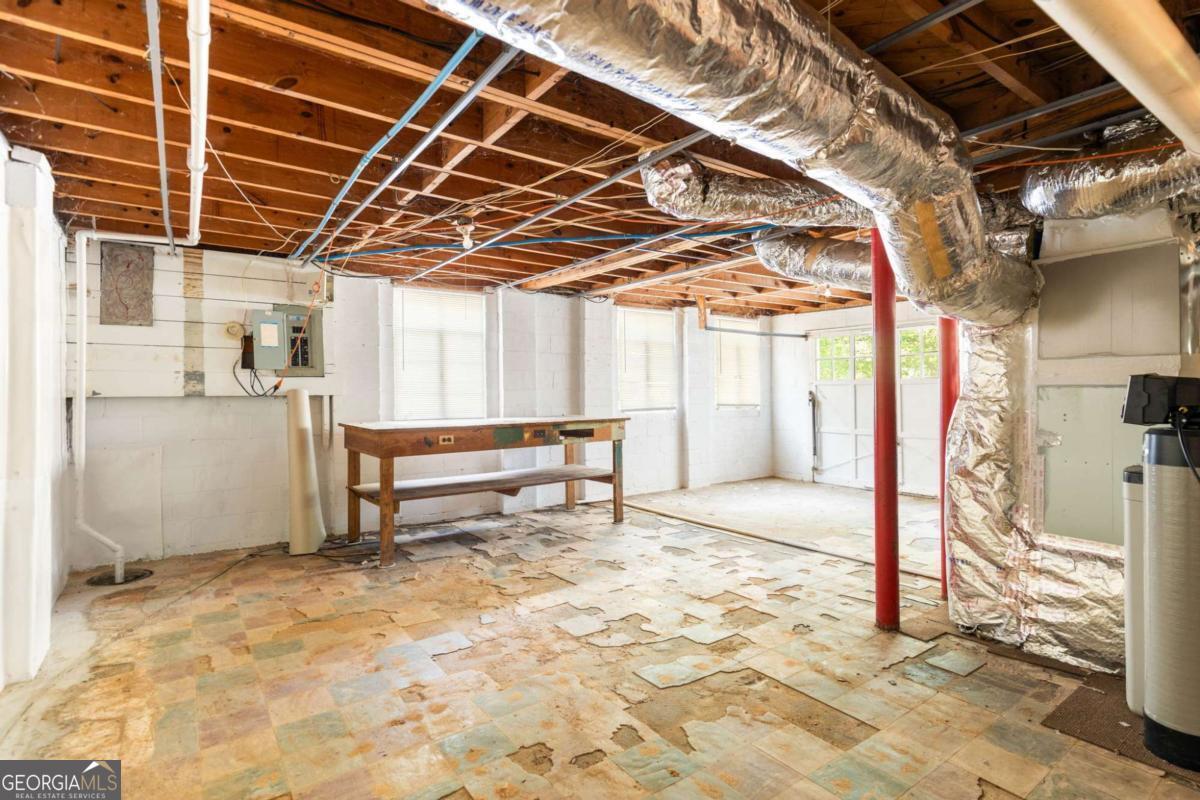 2510 Jewel Street Property Photo 23