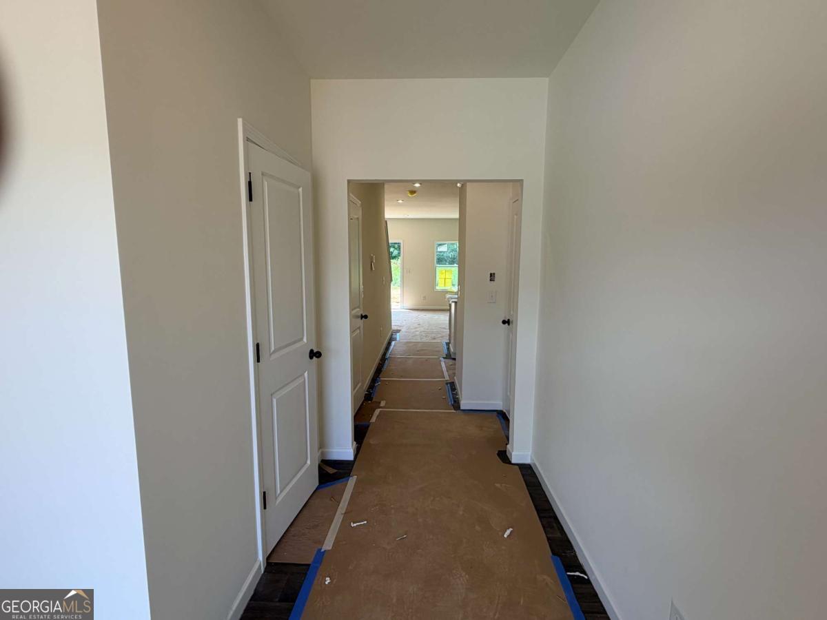 323 Rolling Green Road Property Photo 2