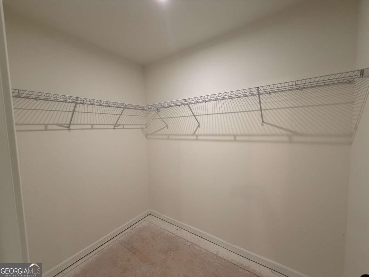 323 Rolling Green Road Property Photo 10