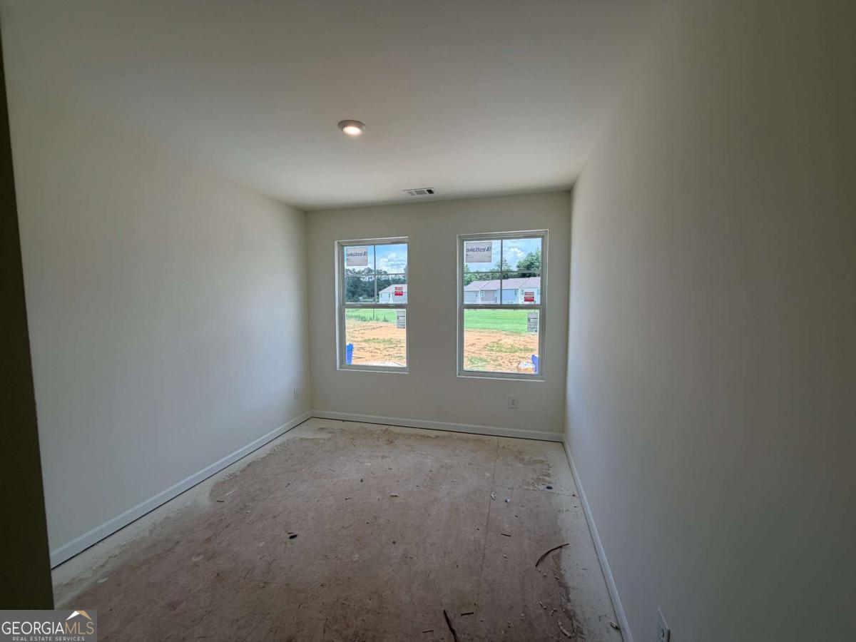 323 Rolling Green Road Property Photo 12