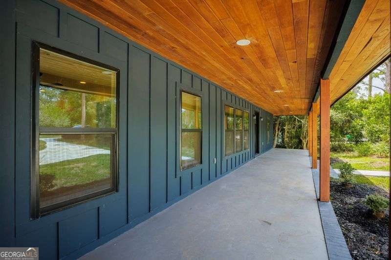 701 W Alden Avenue Property Photo 3