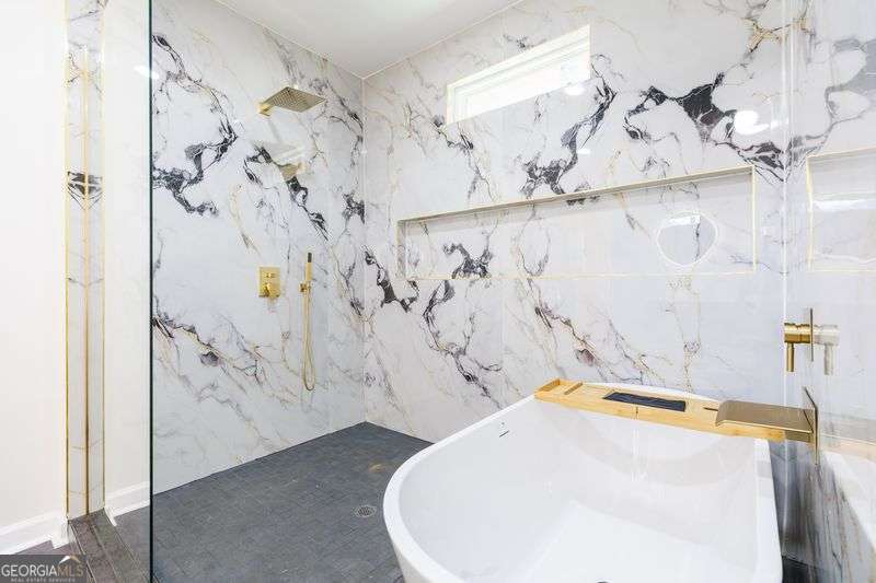 701 W Alden Avenue Property Photo 16