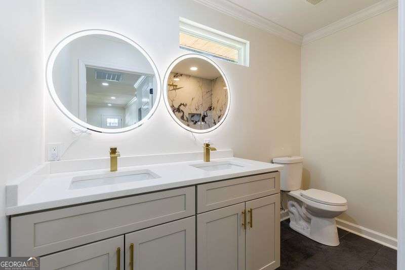 701 W Alden Avenue Property Photo 22