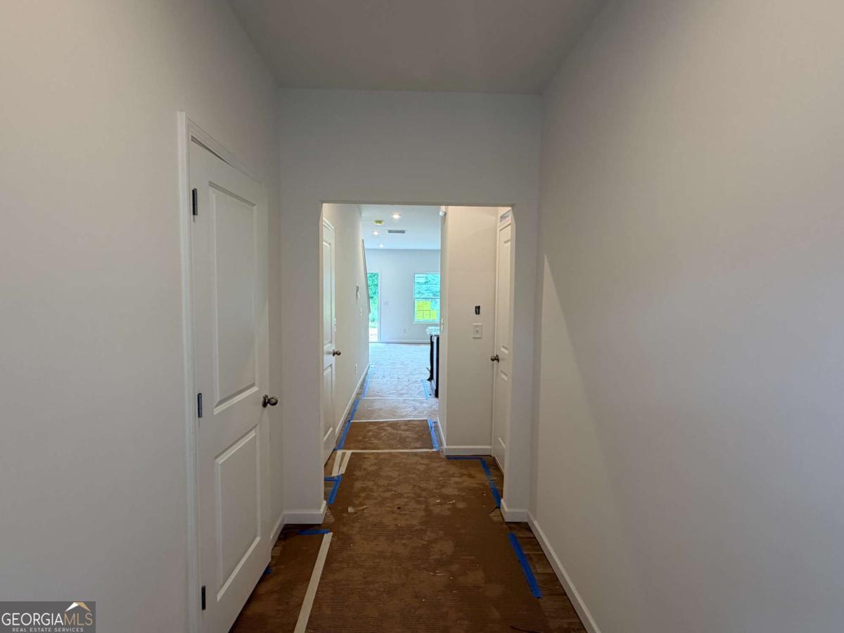325 Rolling Green Road Property Photo 2