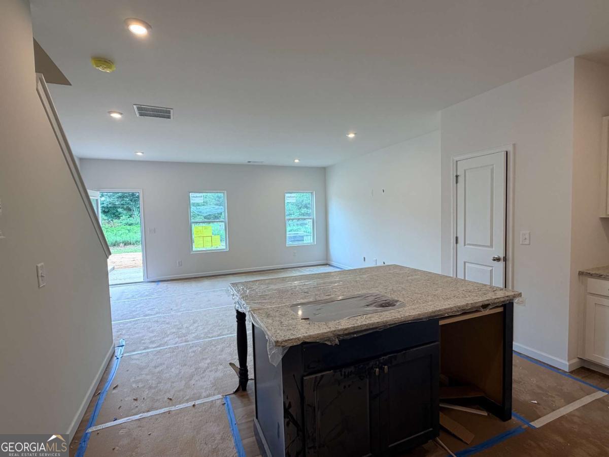 325 Rolling Green Road Property Photo 3