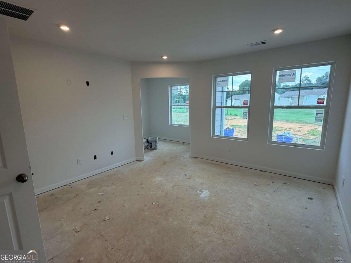325 Rolling Green Road Property Photo 6