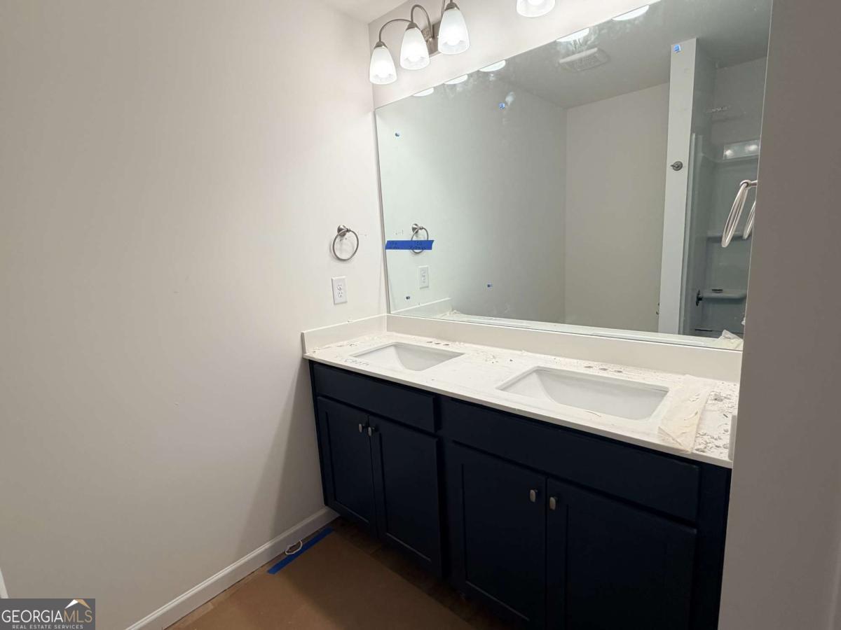 325 Rolling Green Road Property Photo 8