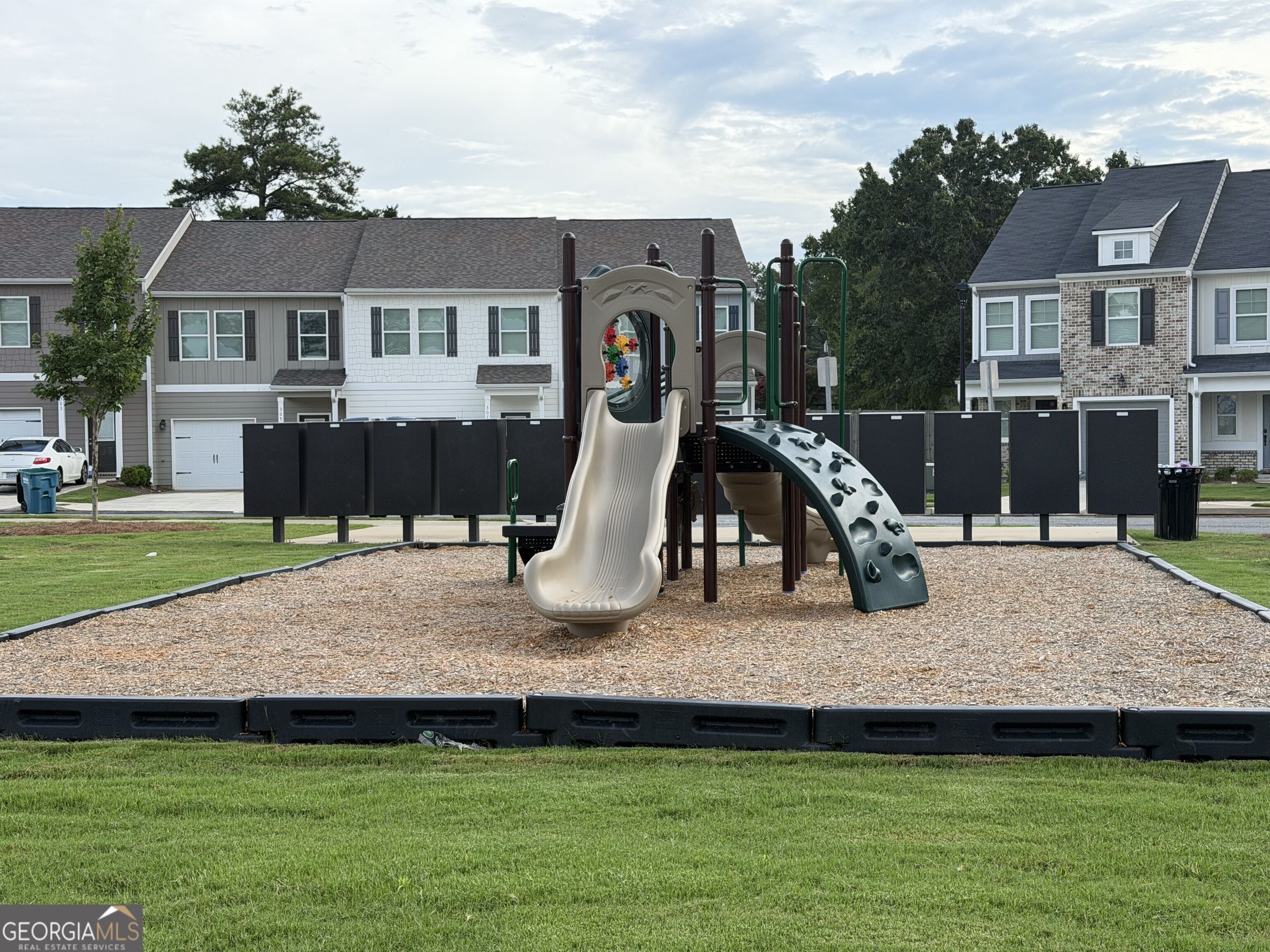 325 Rolling Green Road Property Photo 17
