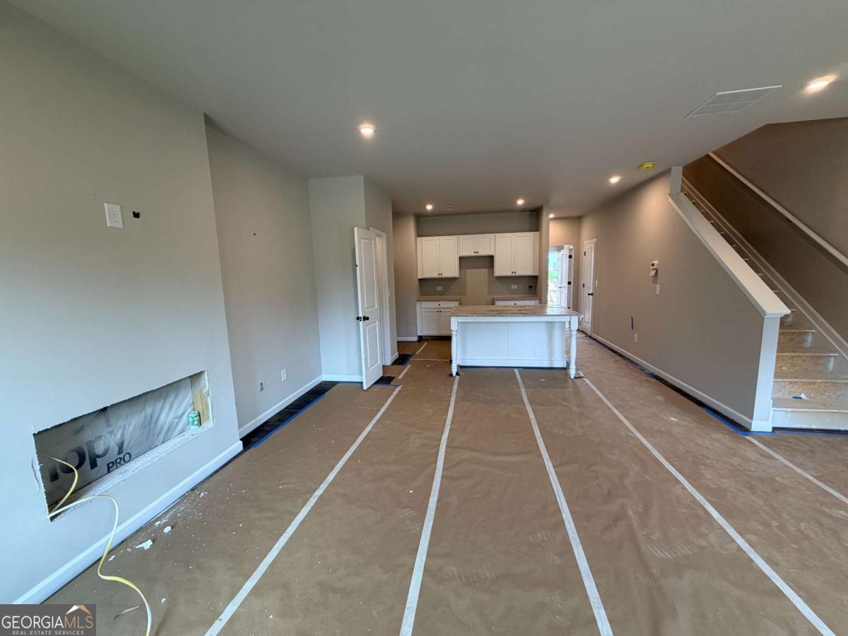 327 Rolling Green Road Property Photo 3