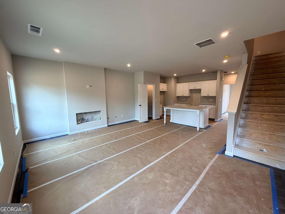 327 Rolling Green Road Property Photo 4