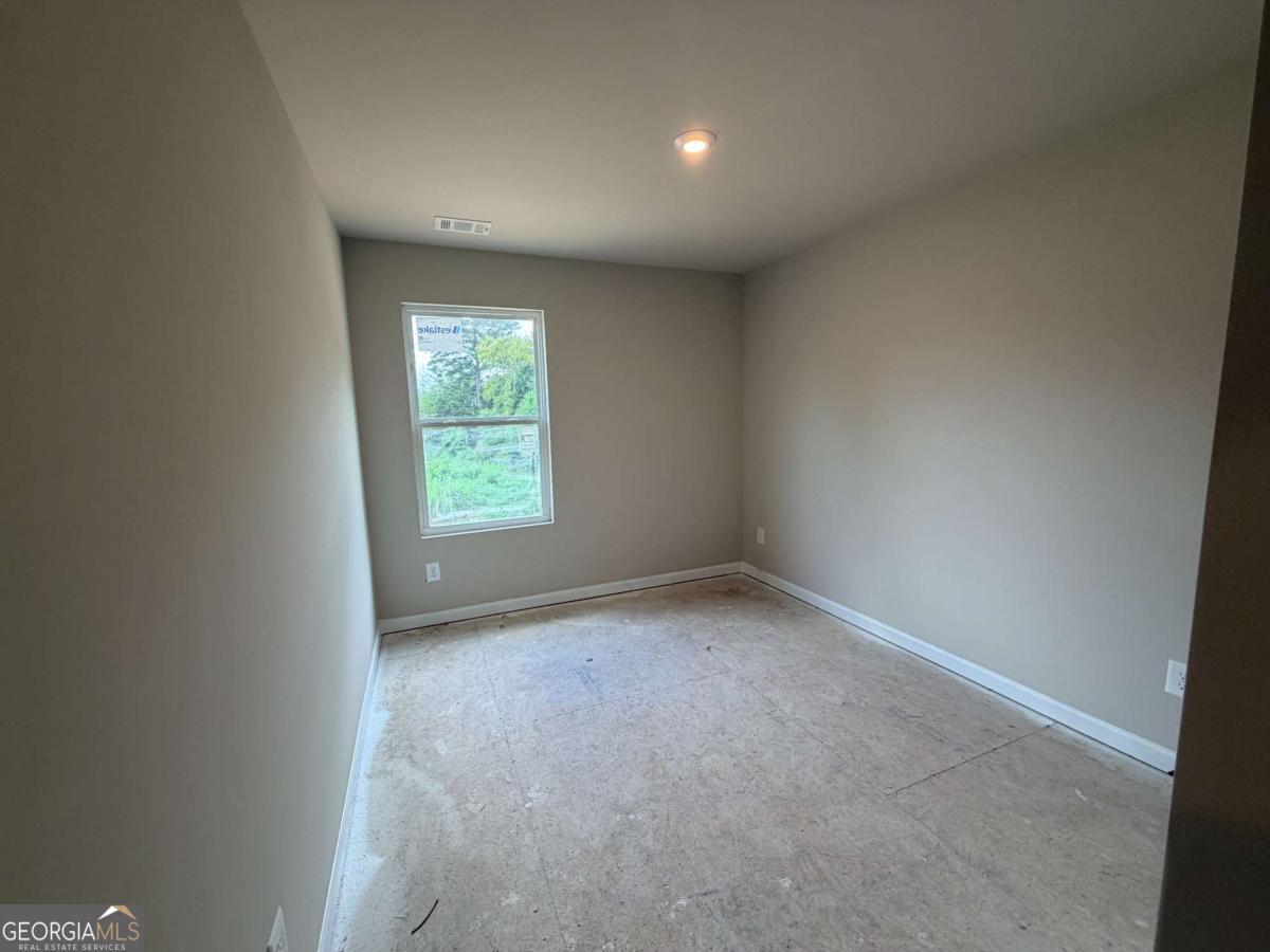 327 Rolling Green Road Property Photo 9