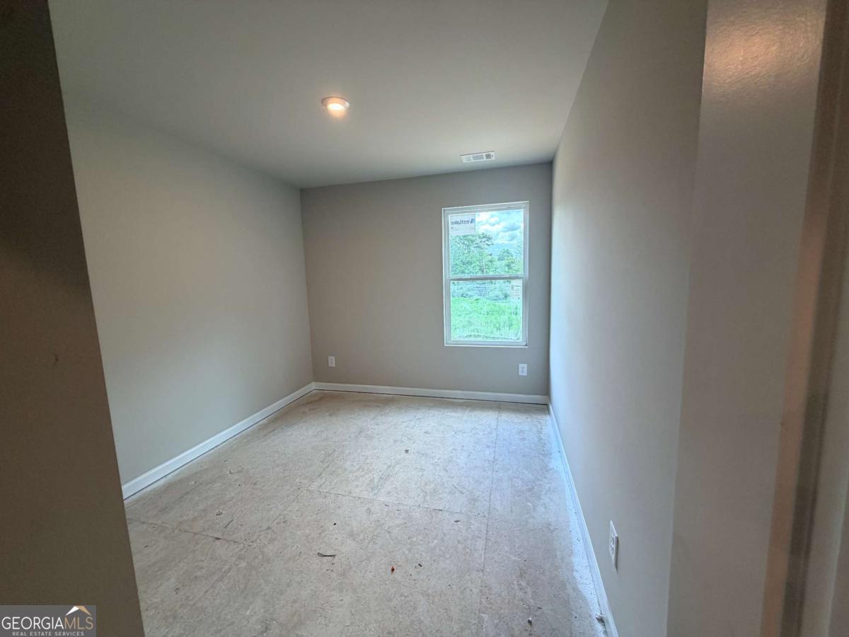 327 Rolling Green Road Property Photo 10