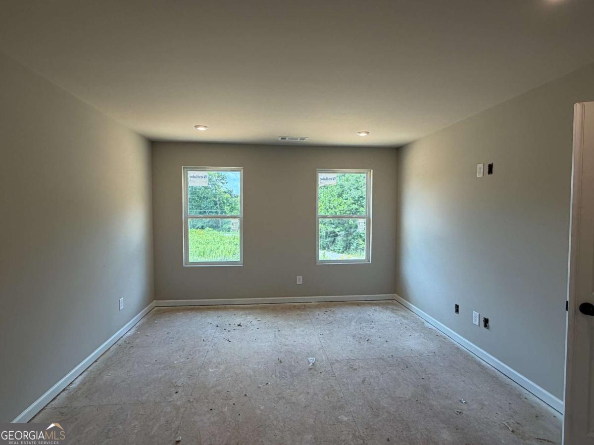 329 Rolling Green Road Property Photo 6