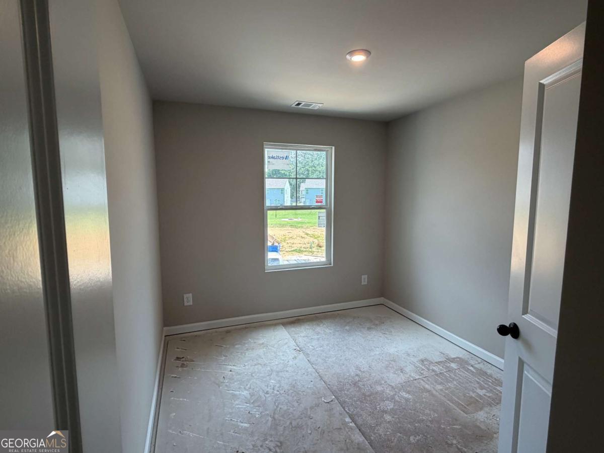 329 Rolling Green Road Property Photo 12