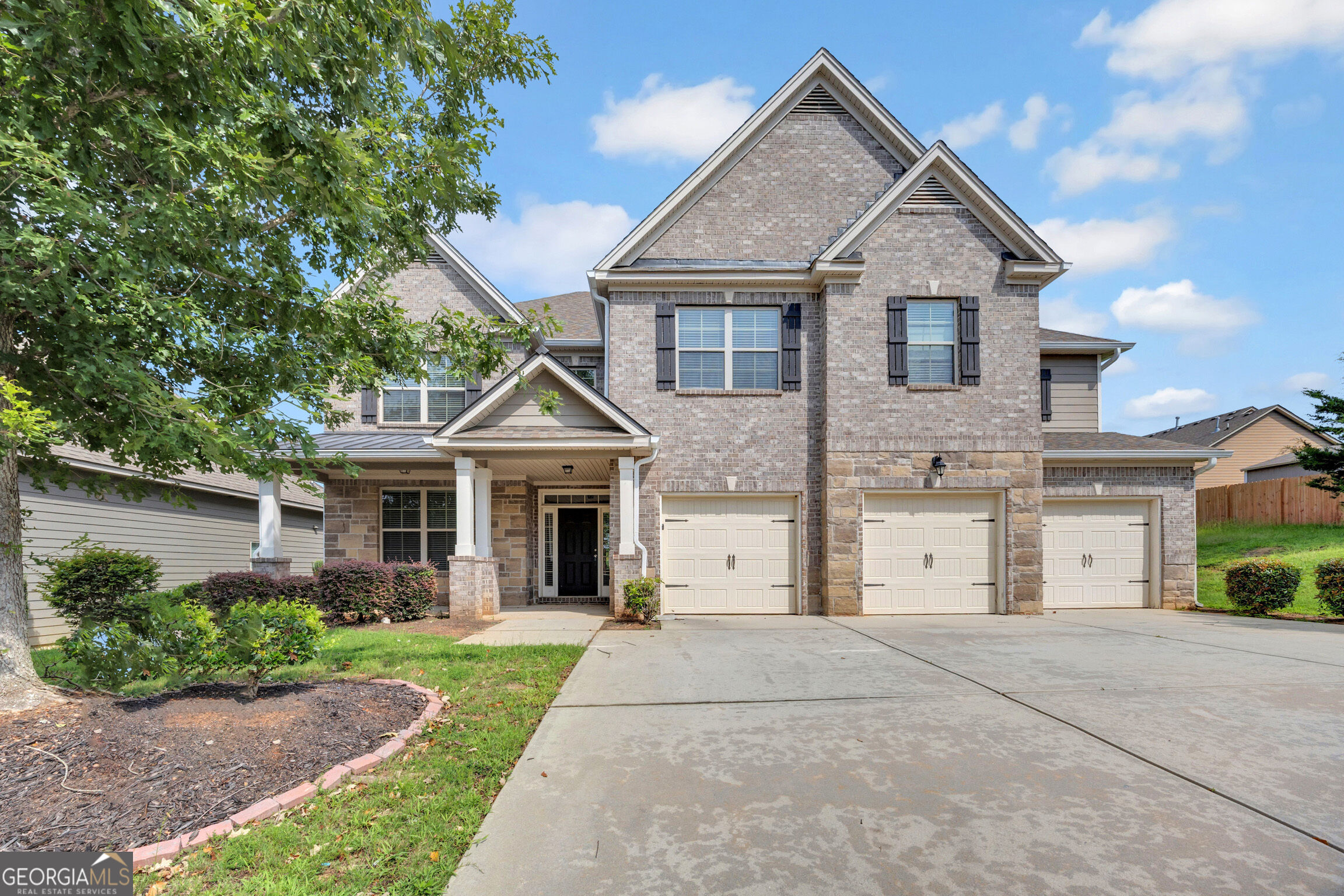 910 Southfork Drive Property Photo 1