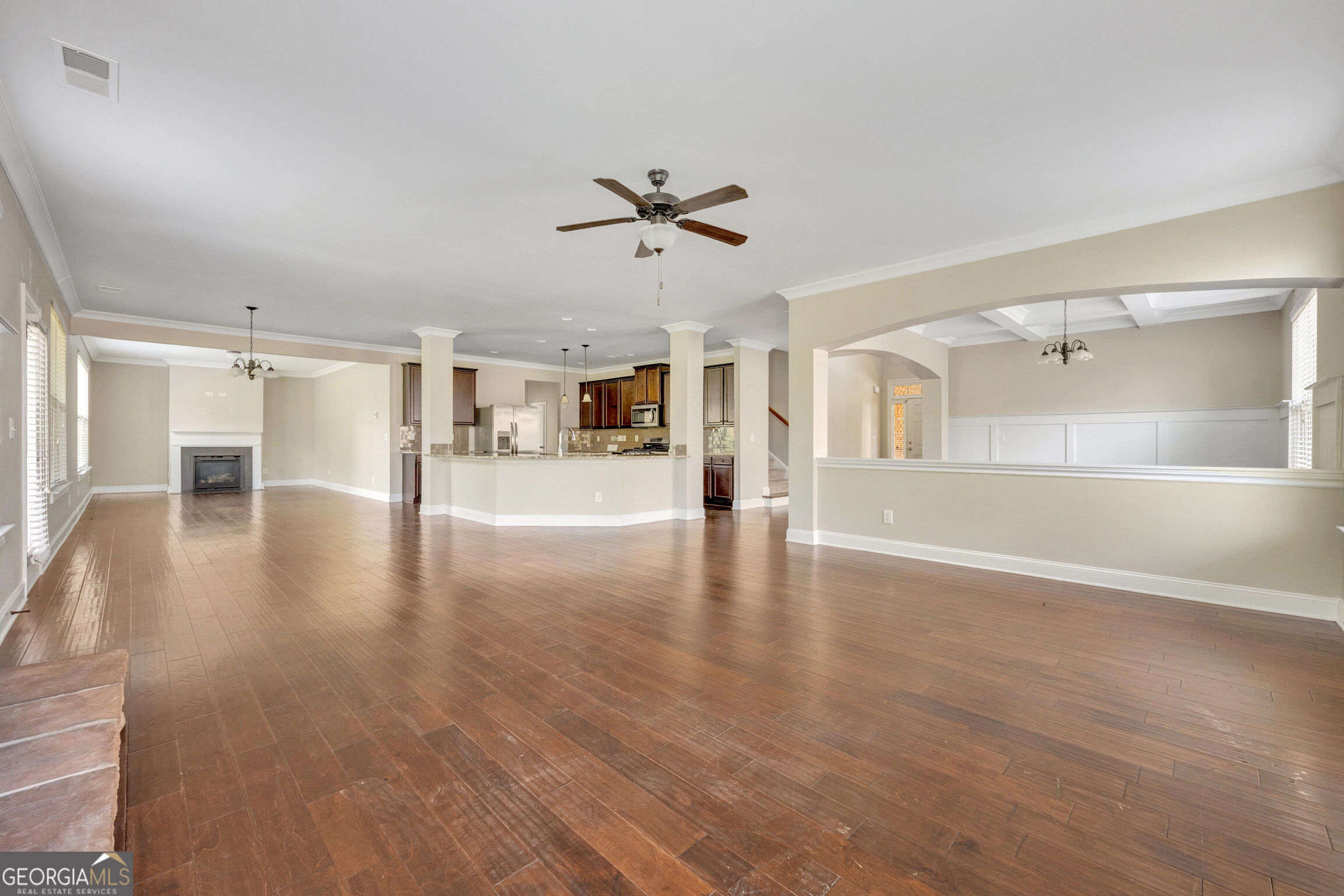 910 Southfork Drive Property Photo 12