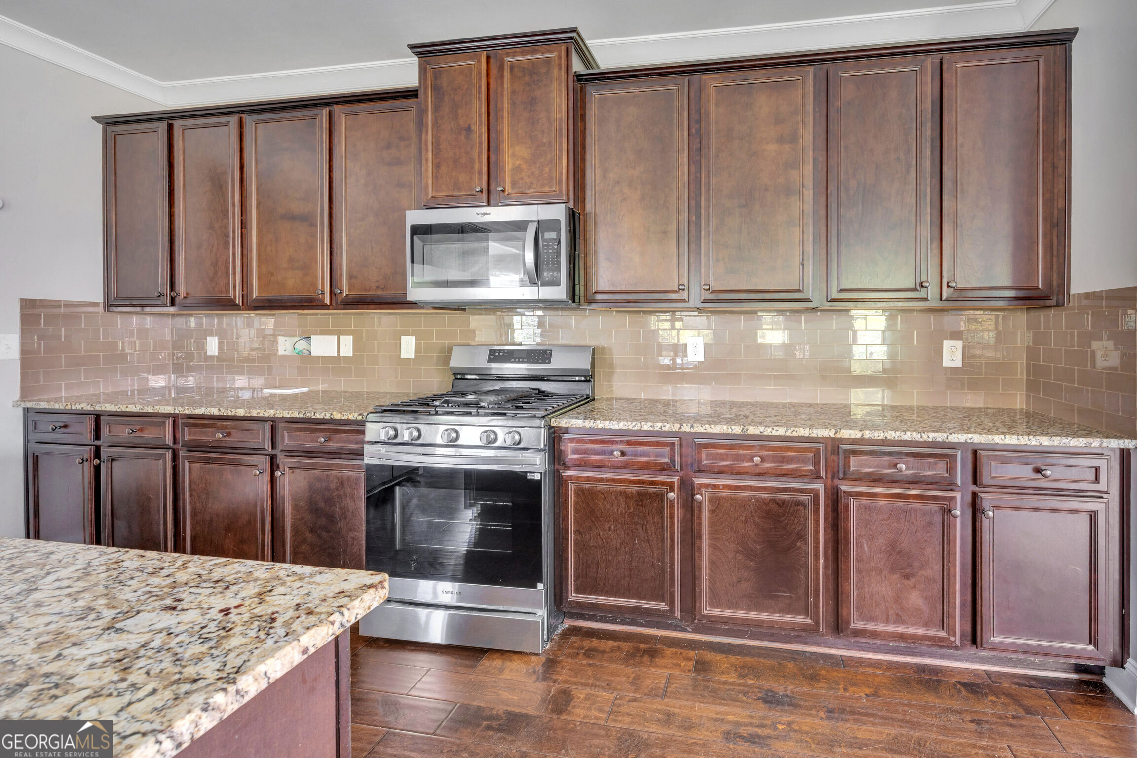 910 Southfork Drive Property Photo 25