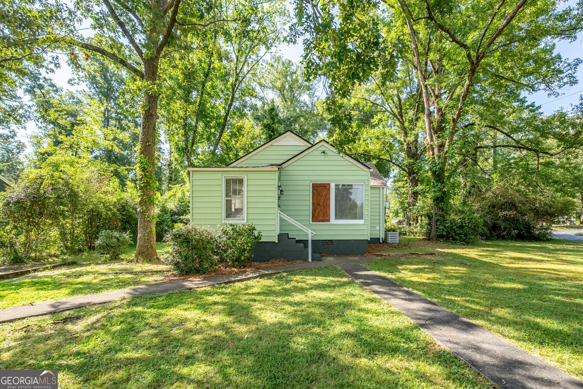115 Brookwood Avenue Nw Property Photo 1