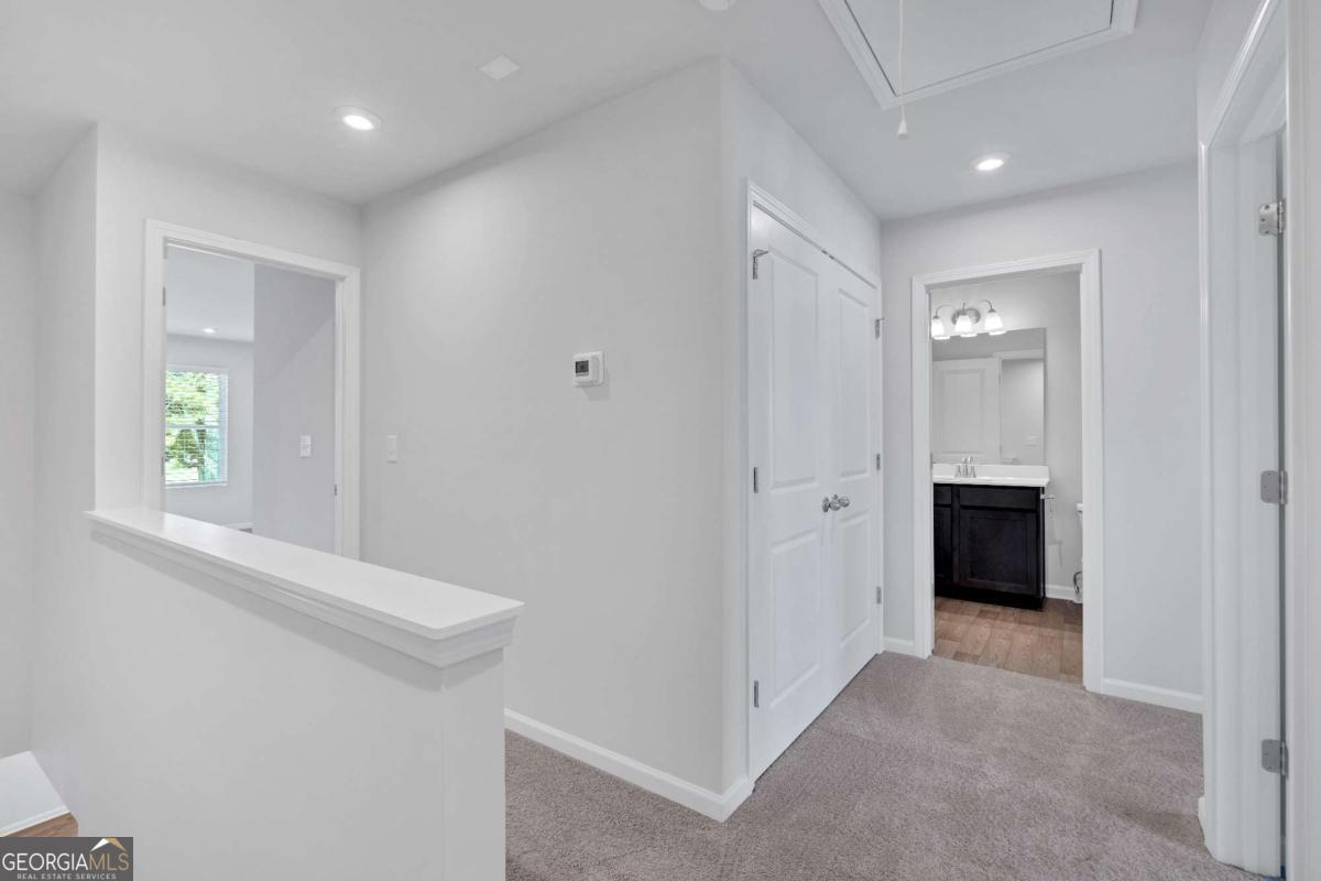 105 Village Green Drive # 171 Property Photo 12